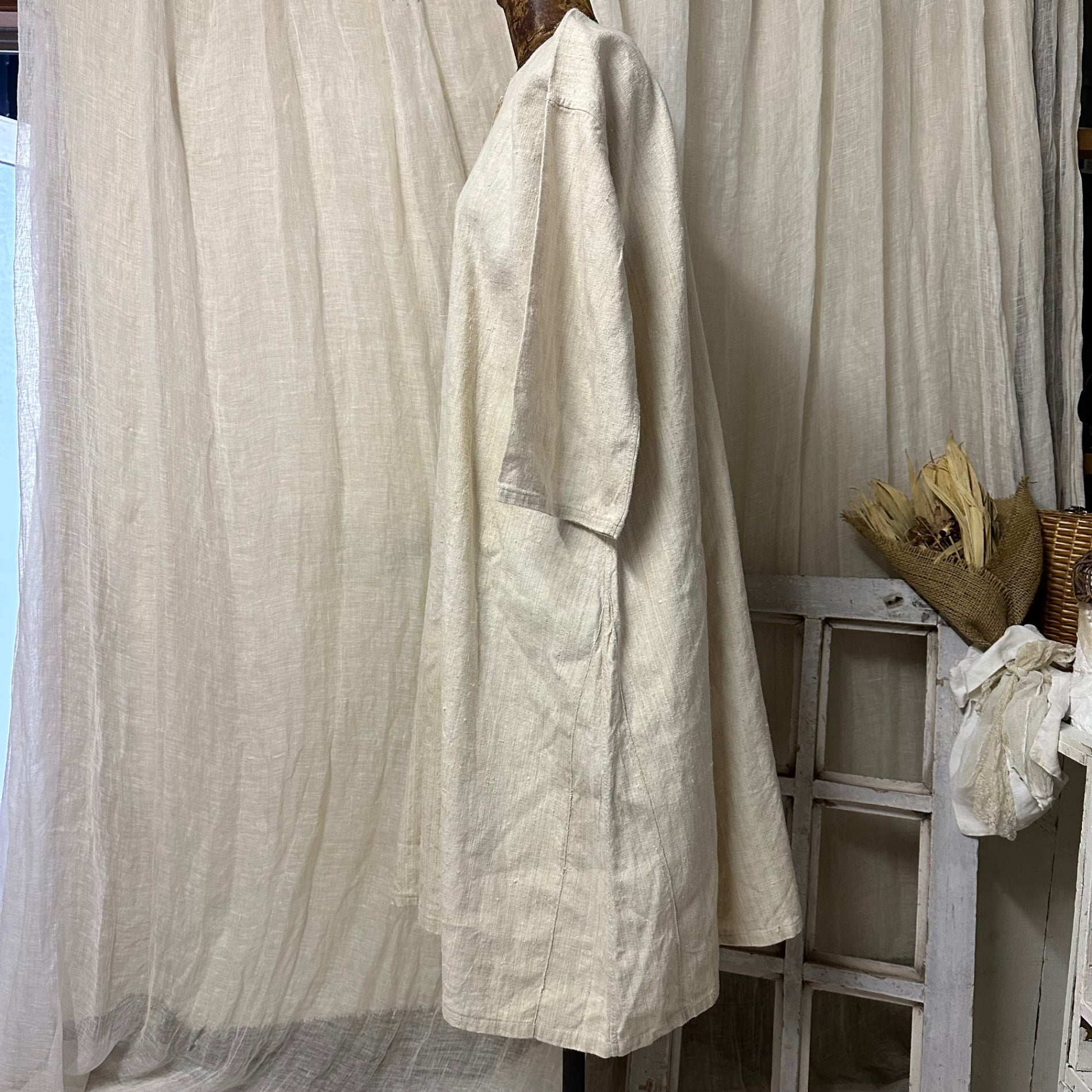 Euro antique(ヨーロッパアンティーク) 00's~thick〘LINEN〙with lace ribbon knighty　厚手リネンのレースリボン付きナイティドレス 表記無し(M~L程度) ベージュ