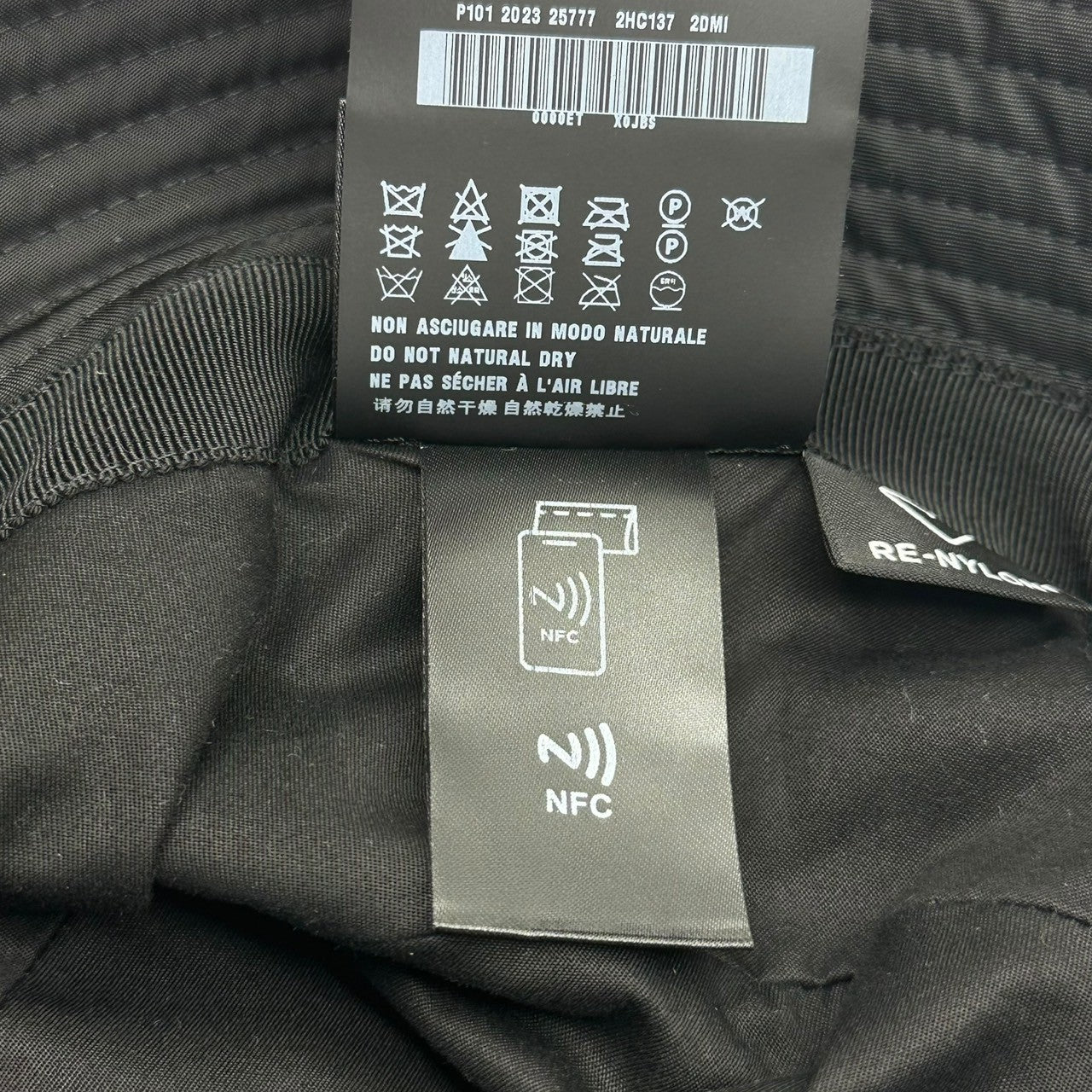 PRADA(プラダ) 2023 "RE-NYLON" Triangle Logo Bucket Hat トライアングル ロゴ リナイロン バケット ハット 2HC137 M ブラック 帽子
