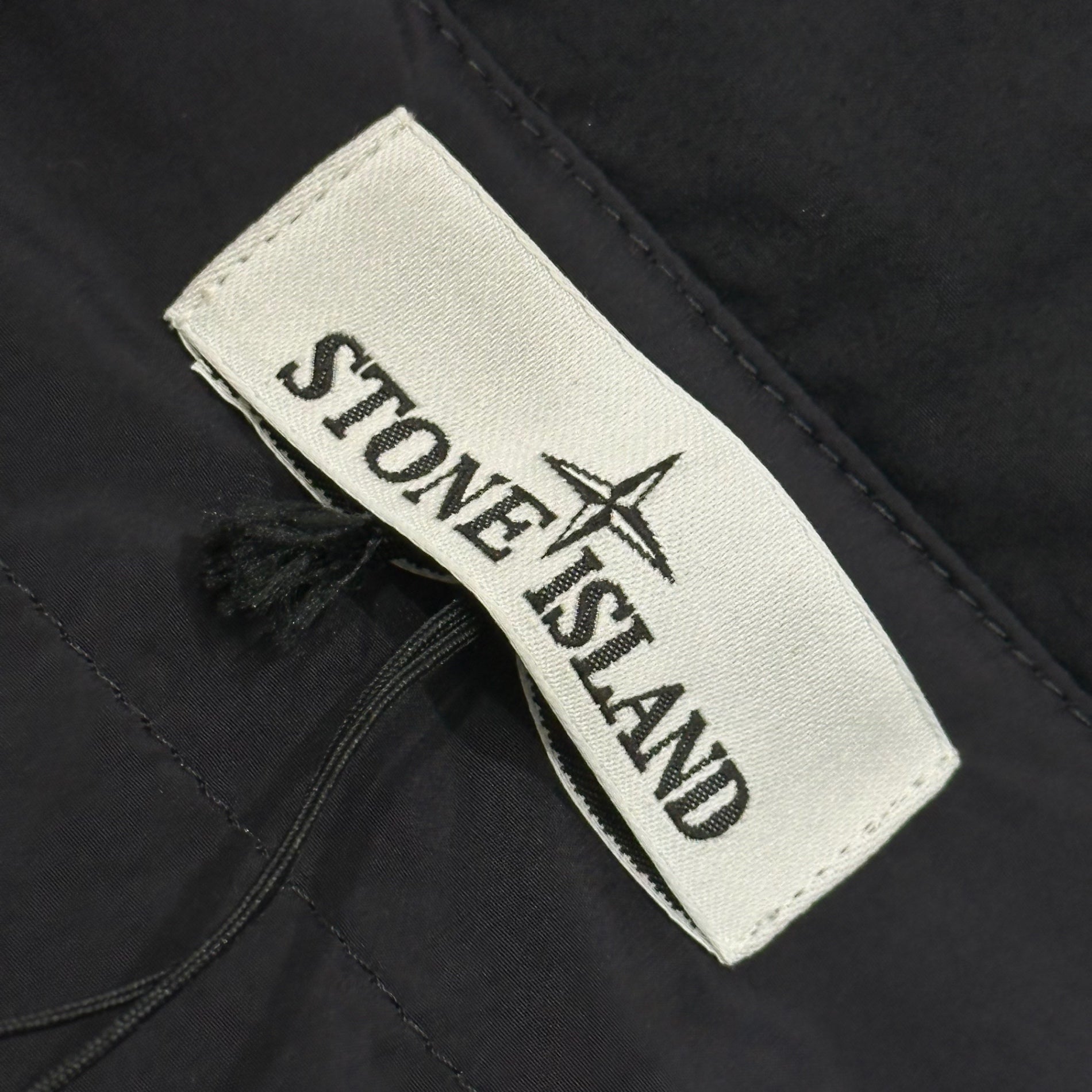 STONE ISLAND(ストーンアイランド) 2024AW Stellina Comfort Wool Layering Vest ステリーナ コンフォート ウール レイヤリング ベスト 8115G05G2 V0028 L ダークネイビー GIUBBOTTO S/MANICHE 中綿