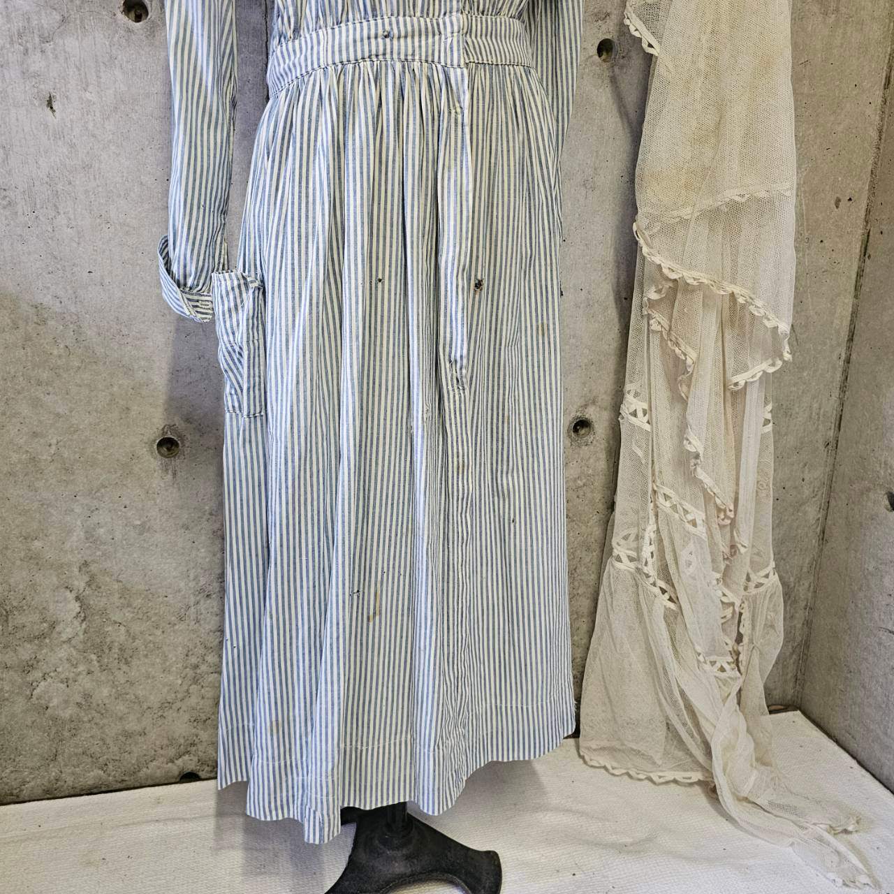Euro antique(ヨーロッパアンティーク) 20's~ frenchcuffs cotton gather stripe onepiece フレンチカフスのコットンギャザーロングワンピース 表記無し(M~L程度) / 細かなダメージ有 ブルー×ホワイト