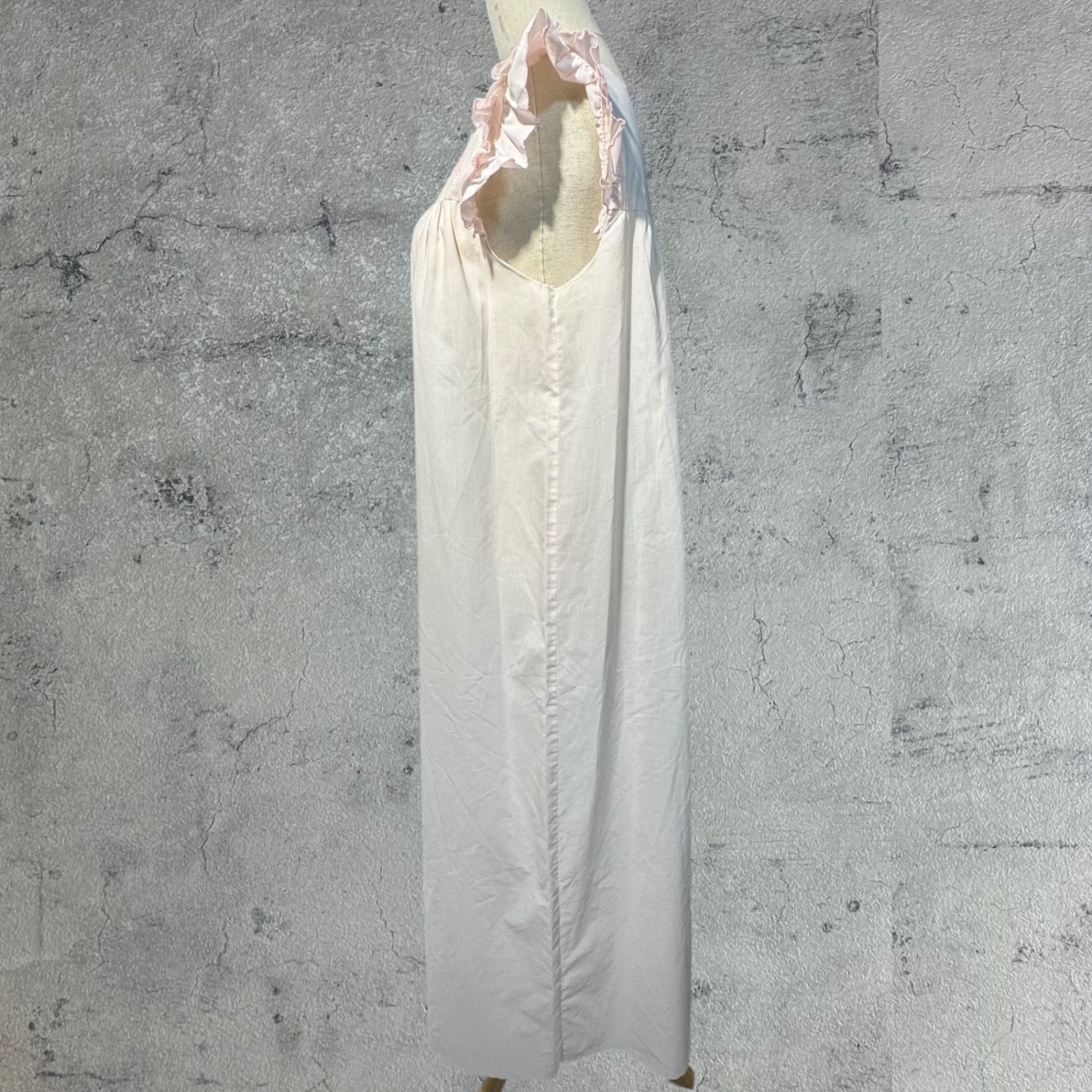 Euro vintage(ヨーロッパヴィンテージ) ten_70's~pale pink ruffle sleeve nighty maxi dress 淡いピンクのフリル袖のナイティドレスワンピース M~Lサイズ程度 ピンク