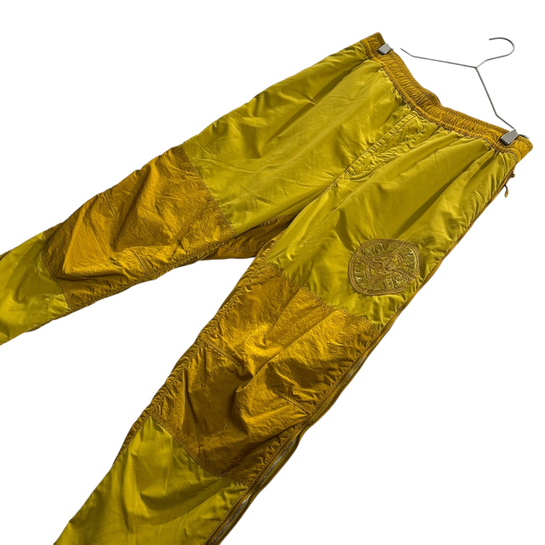 STONE ISLAND(ストーンアイランド) 24AW BRUSHED NYLON PANTALONE LOOSE ブラッシュド ナイロン パンタローネ ルーズ パンツ 8115308M4 W31 イエロー トラック