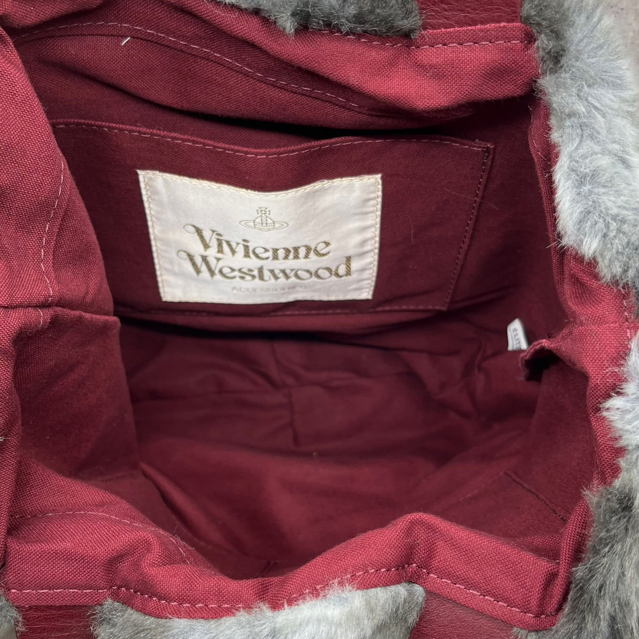 Vivienne Westwood(ヴィヴィアンウエストウッド) orb charm eco fur bag/オーブチャームエコファーバッグ/トートバッグ グレー