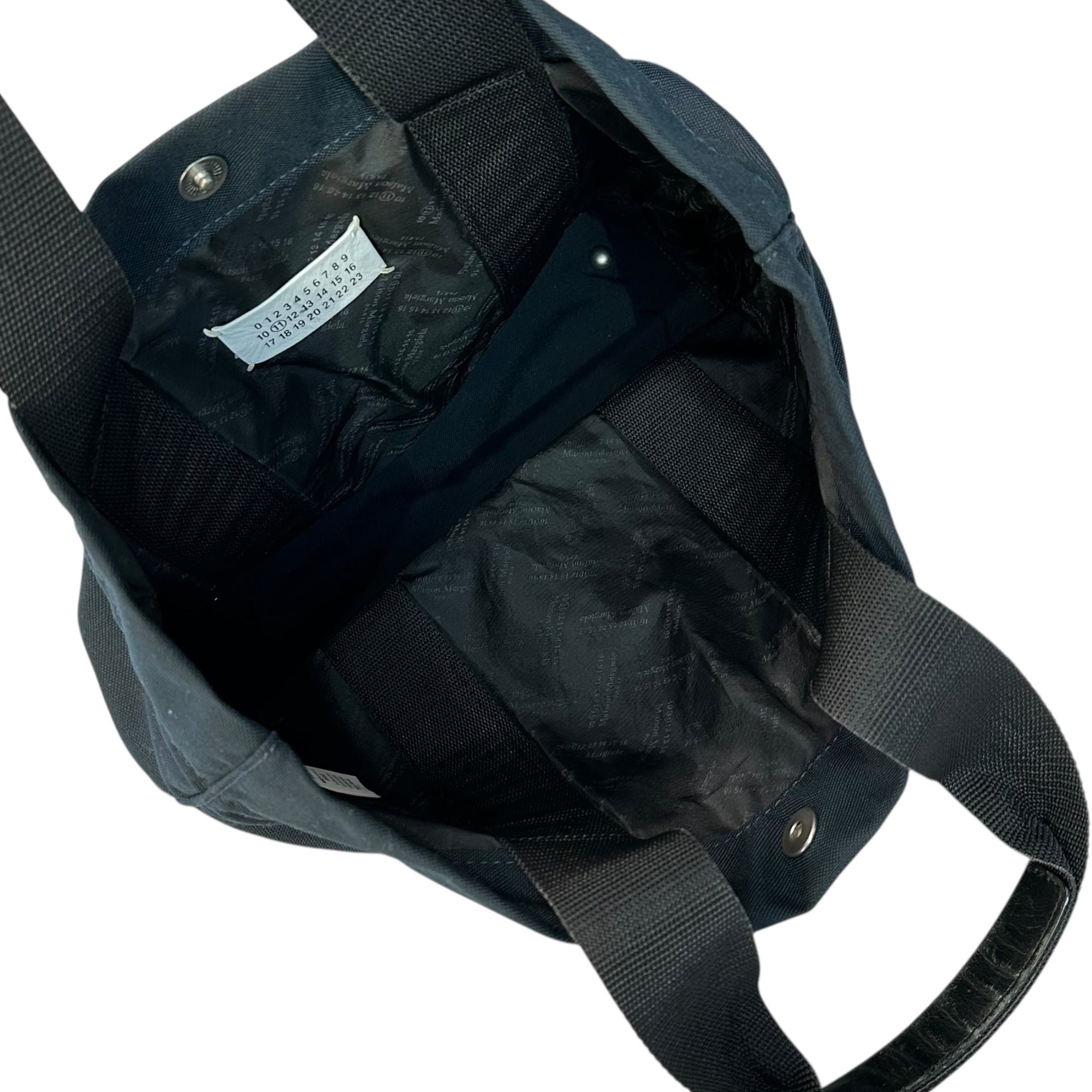 MAISON MARGIELA(メゾンマルジェラ) STEREOTYPE インサイドアウト トート バッグ S55WC0053 ネイビー