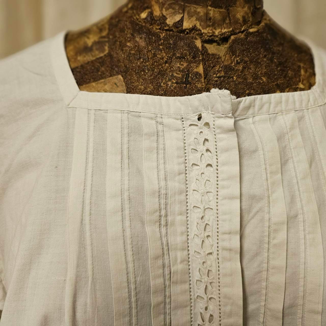 Euro vintage(ヨーロッパヴィンテージ) 20's~ center_open wide collar cotton blouse with  scalloped lace スカラップレースのオープンカラーブラウス 表記無し(M～L程度) ホワイト / 薄っすらと小シミ有