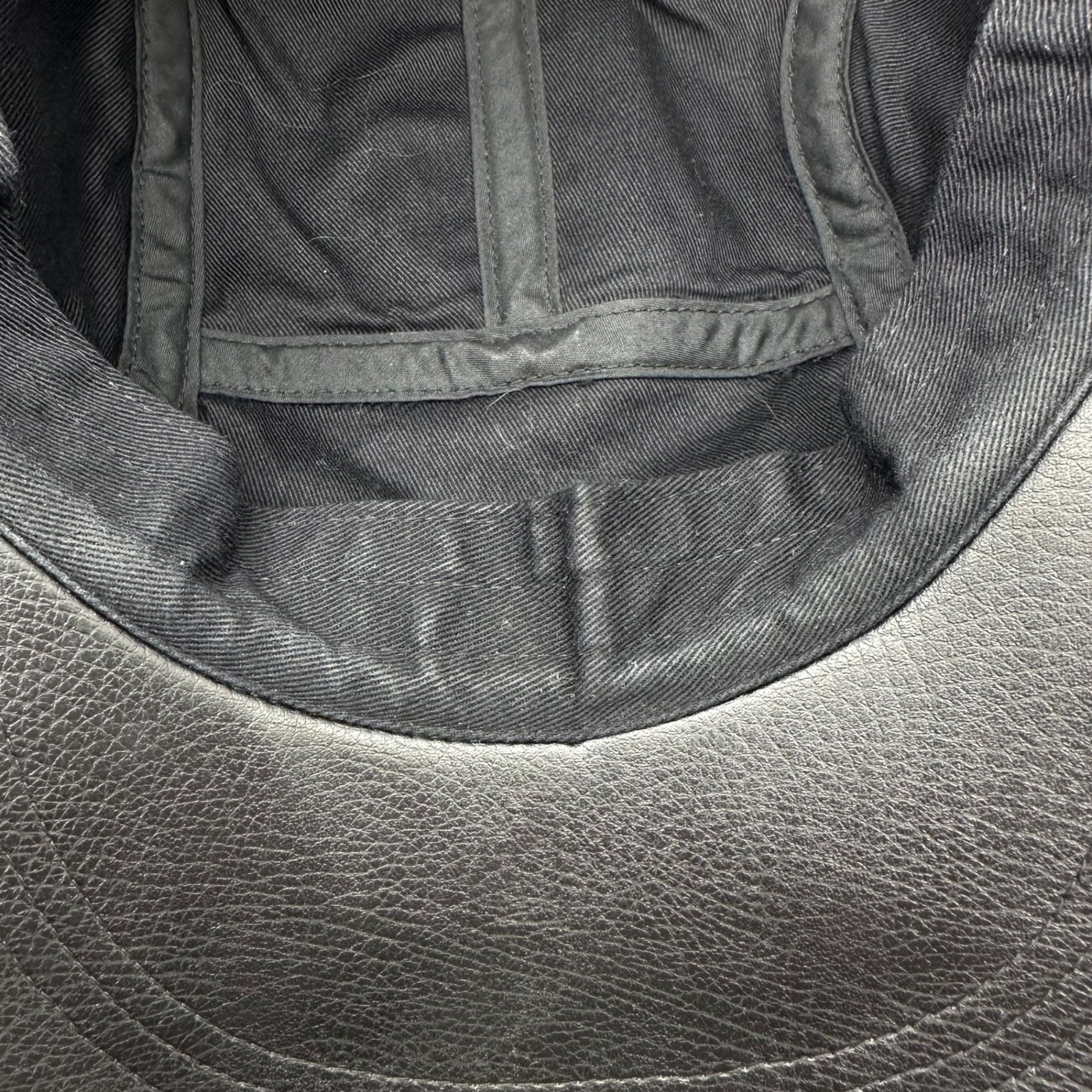 WTAPS(ダブルタップス) 22AW T-5 04/CAP/SYNTHETIC.SIGN 222HCDT-HT13 シンセティック サイン キャップ ブラック 帽子 222HCDT-HT13 ブラック フェイクレザー