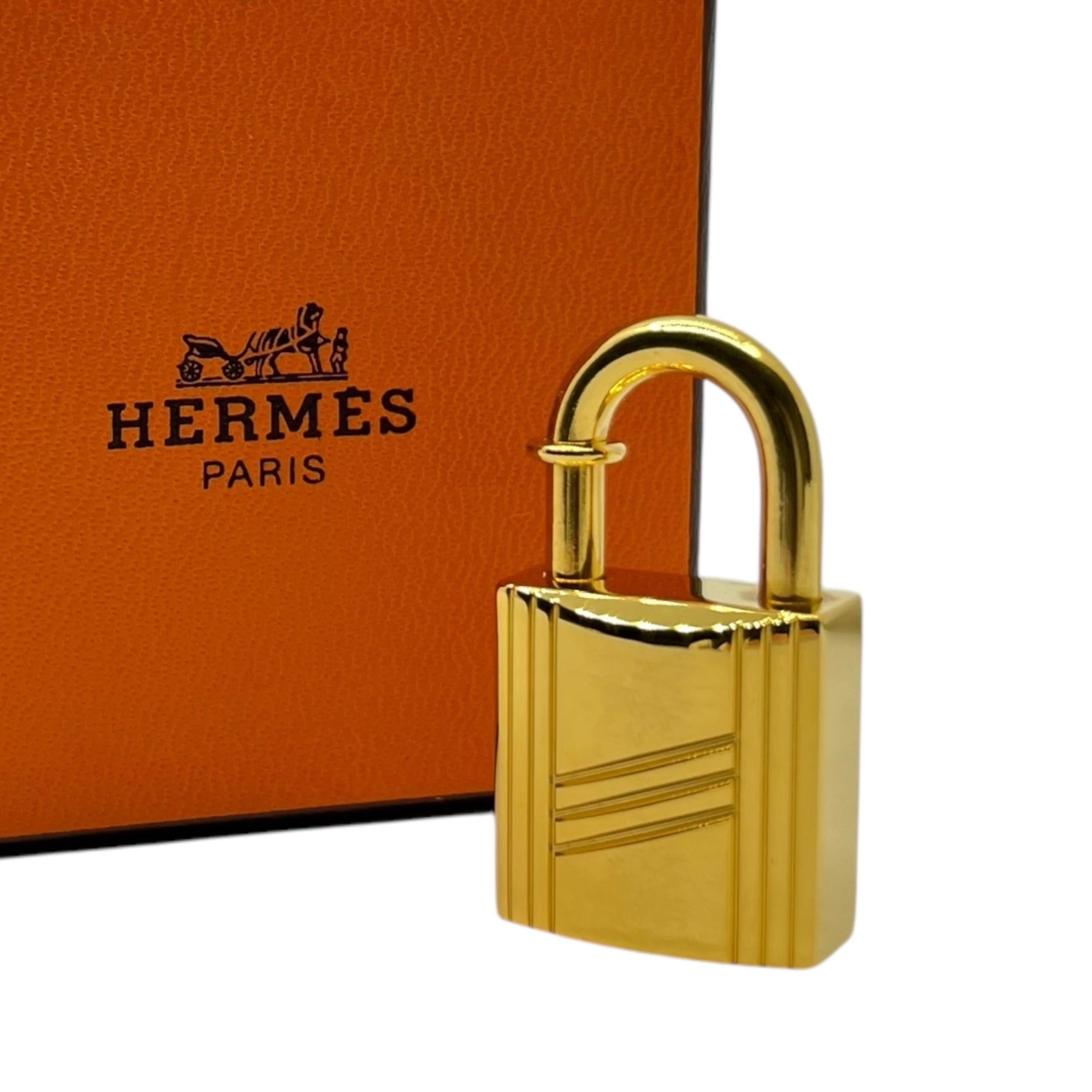 HERMES(エルメス) 1998年限定 Padlock Cadena Charm 南京錠 カデナ チャーム 年間テーマ 「I'Arbre」 木 ゴールド 箱付 ペンダントトップにも