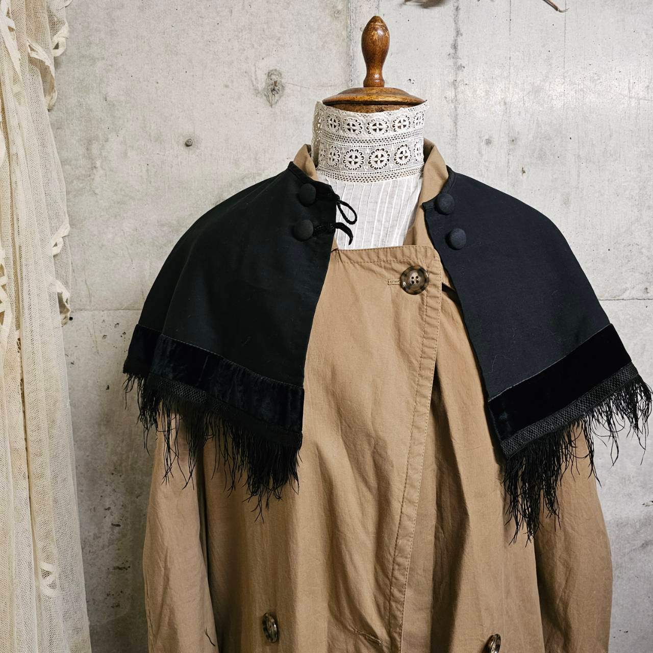 Euro antique(ヨーロッパアンティーク) 1900~20's France cape with fringe フリンジ付きケープ つけ襟 首元38cm/総丈30cm ブラック