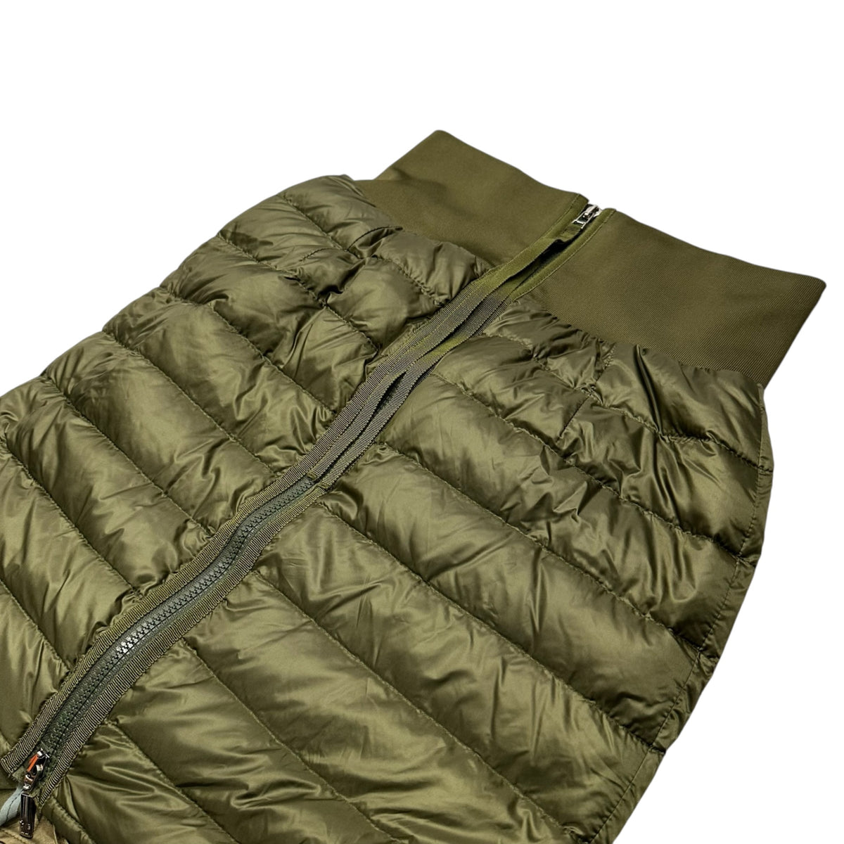 MONCLER(モンクレール) Suzuka-Design Layered Down Skirt スズカ デザイン レイヤード ダウン スカート 09/S 25372 50 44 カーキ