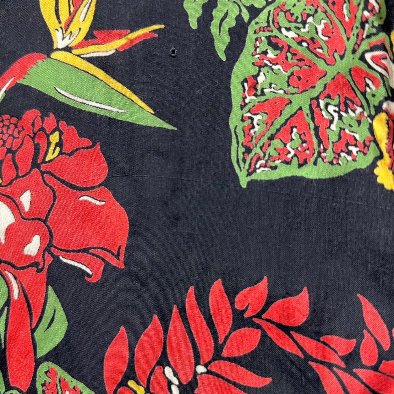 VINTAGE(ヴィンテージ) 50～60's Front Floral Pattern Aloha Shirt 50年～60年代 フロント 花柄 アロハシャツ XL程度 ブラック×レッド×グリーン 総シルク 稀少カラー ハンドメイド