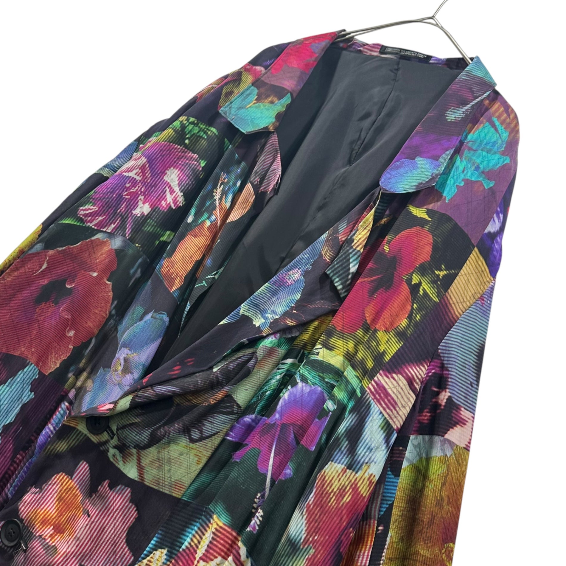 YOHJI YAMAMOTO POUR HOMME(ヨウジヤマモトプールオム) 2022SS Floral-Encyclopedia Long Jacket & Pants Setup 花図鑑 ロング シルク ジャケット パンツ セットアップ JKT：HG-J52-435 PT：HG-P98-435 JKT:3 PT:2 マルチカラー 折フラップ サルエル セットアップ販売 22SS コレクション着用アイテム