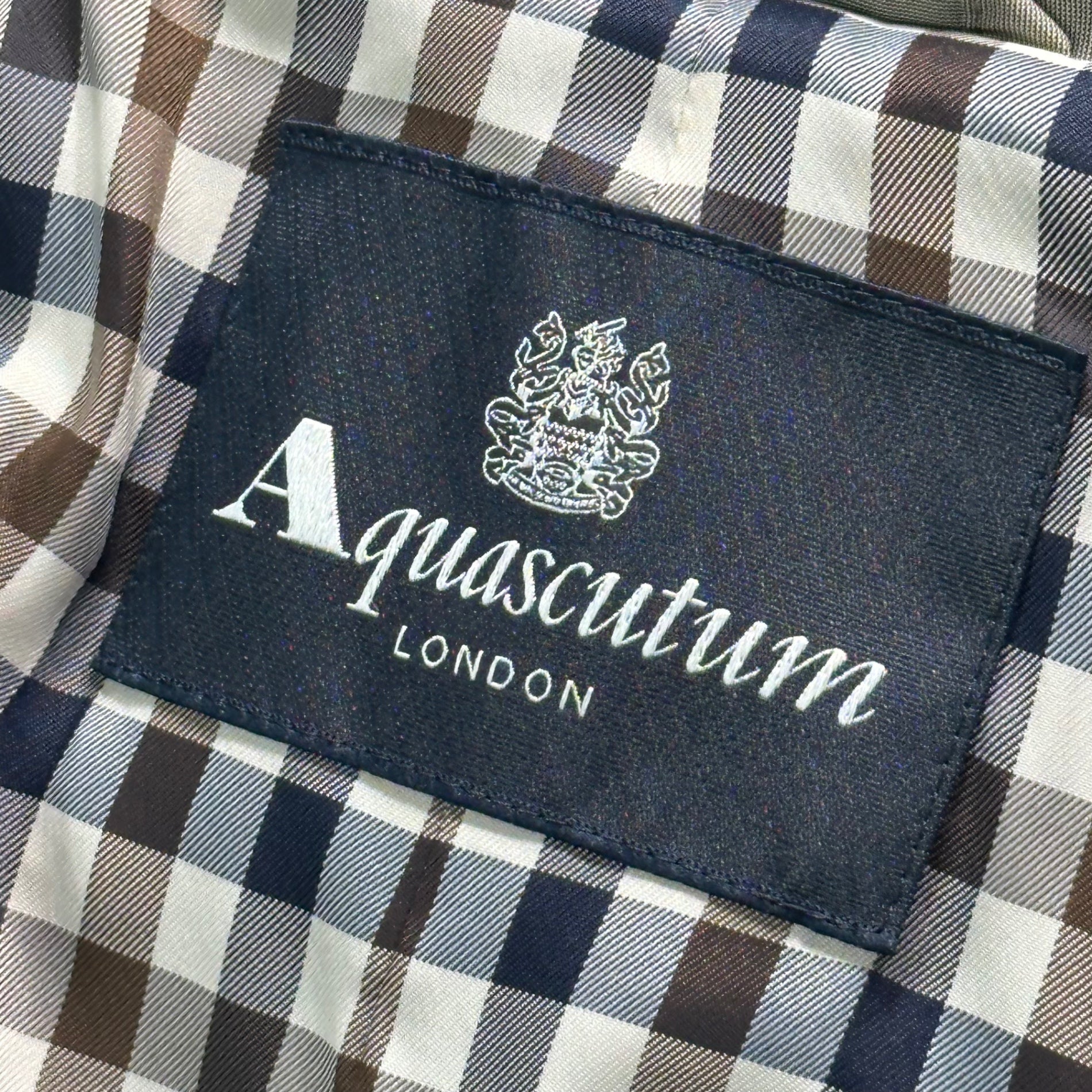 Aquascutum(アクアスキュータム) Trench Design Hooded Raincoat トレンチ デザイン フード収納 レインコート 2207251004-83 38(M程度) カーキ