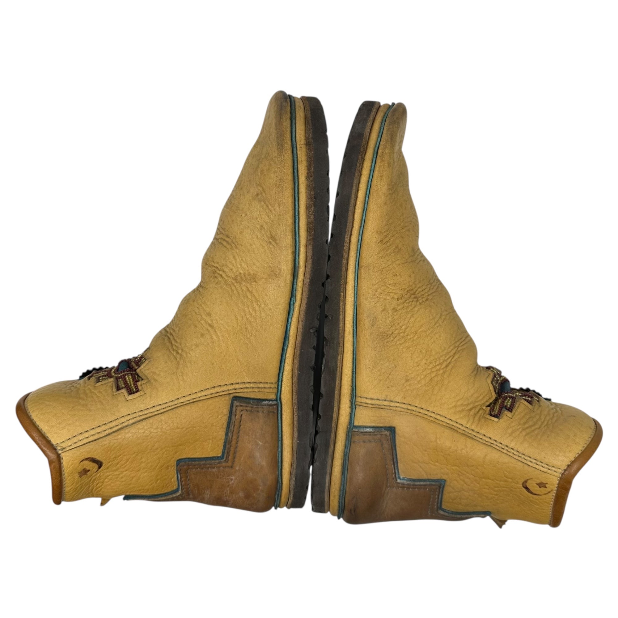 RON BOYD × BEAMS PLUS(ロンボイド × ビームスプラス) Concho Custom Moccasin Boots コンチョ カスタム モカシン ブーツ アメリカンヒッピー 27～27.5cm程度 ベージュ×ブラウン INDIAN JEWELRY Fair限定 ロンボイド氏ハンドメイド レザー