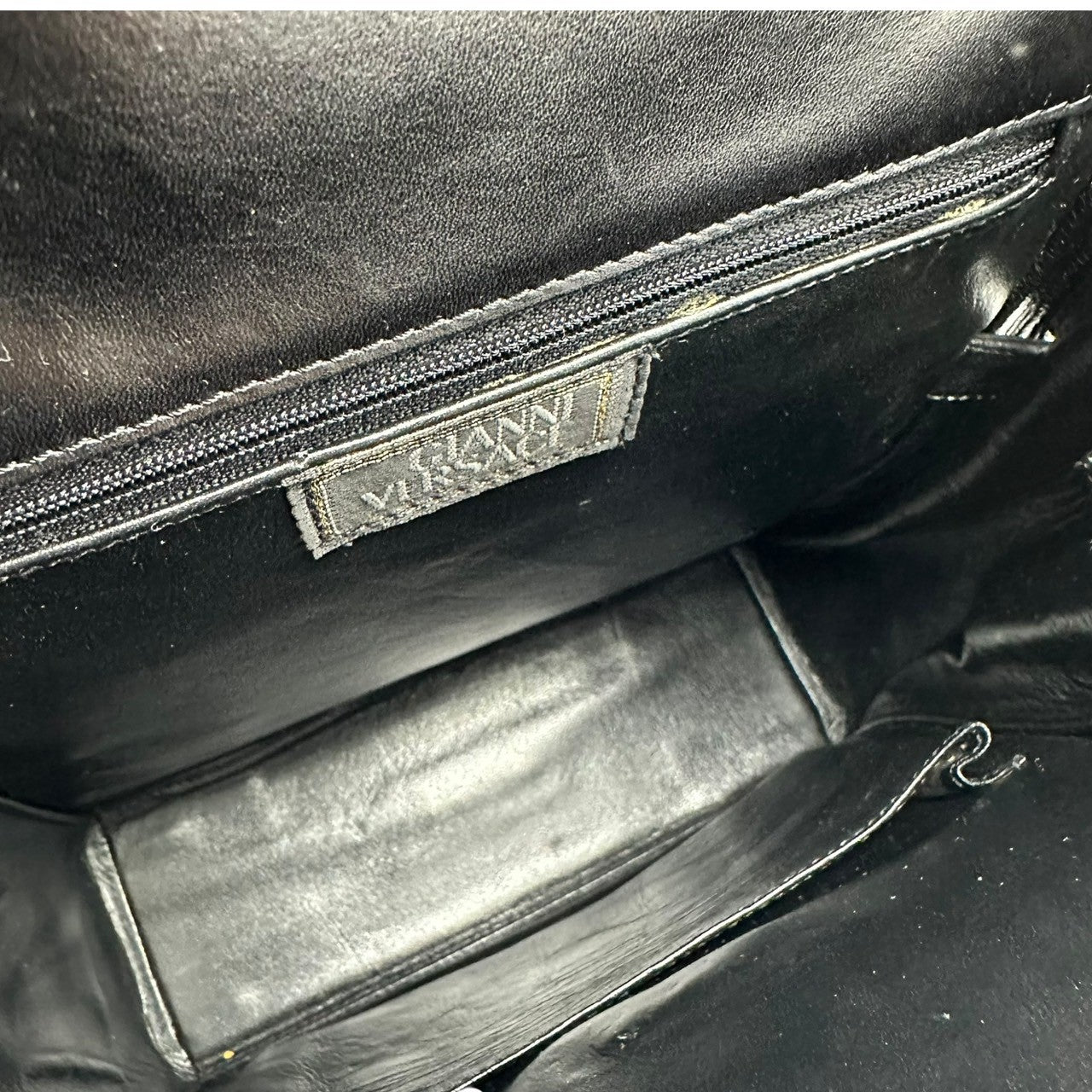 GIANNI VERSACE COUTURE(ジャンニヴェルサーチ クチュール) Medusa Design Box Calf Shoulder Bag メデューサ デザイン ボックスカーフ ショルダー バッグ ブラック