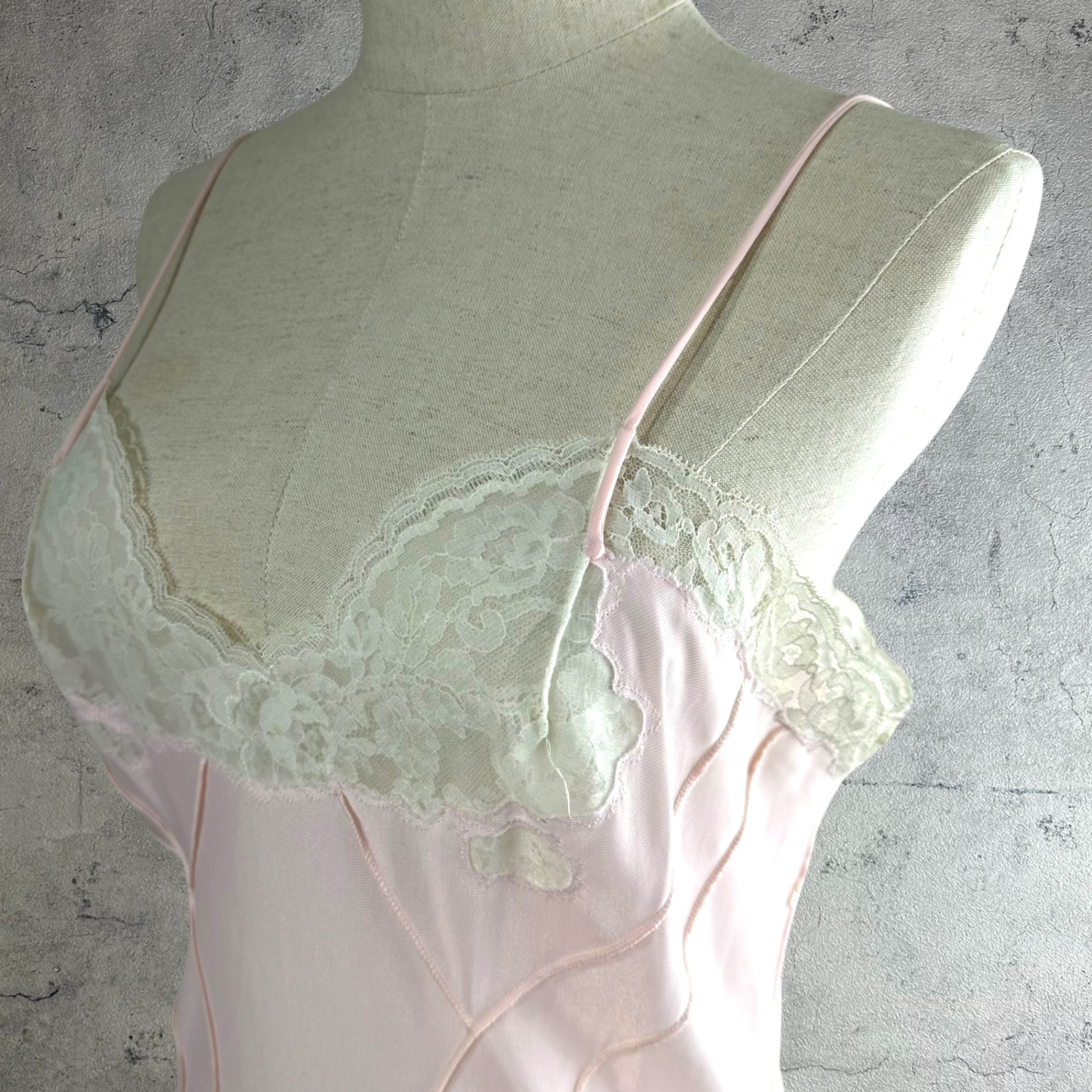 Euro vintage(ヨーロッパヴィンテージ) Dream_pale tone dolly camisole ペールピンクのレース ランジェリーキャミソール 表記無し(Mサイズ程度) ペールピンク