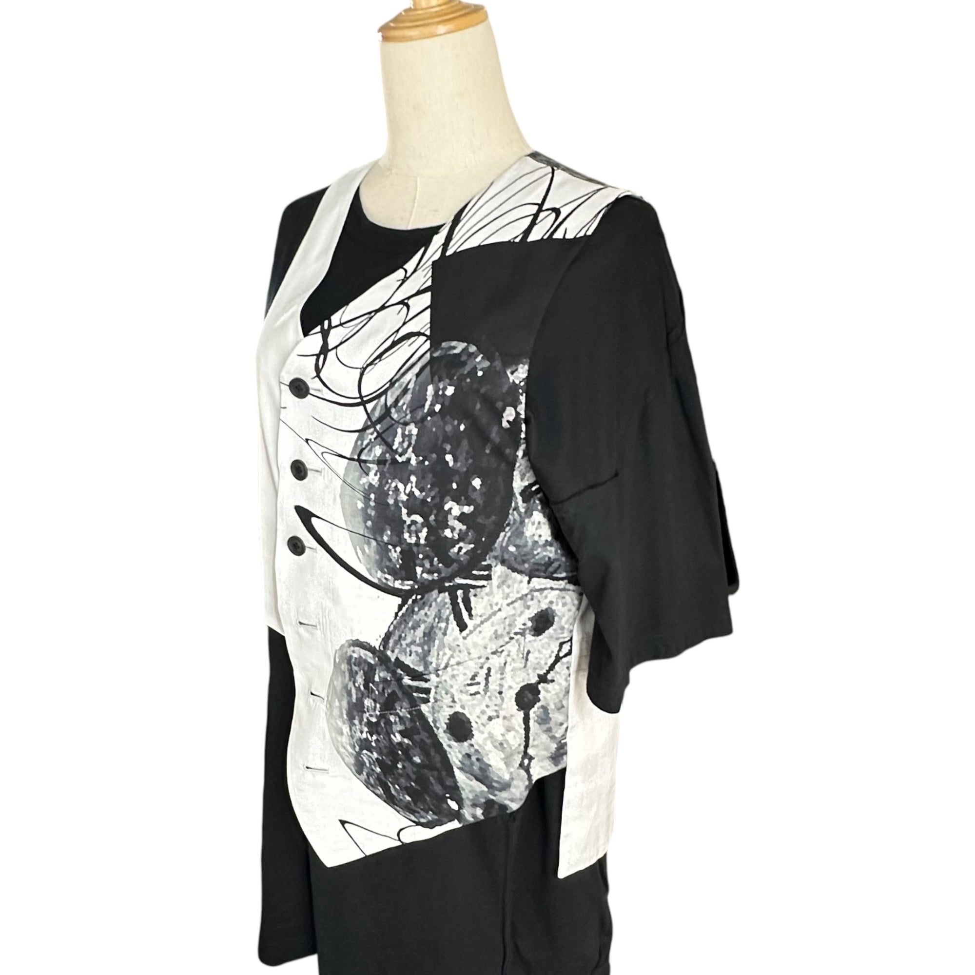 YOHJI YAMAMOTO POUR HOMME(ヨウジヤマモトプールオム) 25SS CLOCK PRINT ASYMMETRY VEST クロック プリント アシンメトリー ベスト ホワイト(淡いグレーに近いです) 2(S~M程度) ホワイト(淡いグレーに近いです) HP-V16-220-1-02 25SSファーストルック着用品