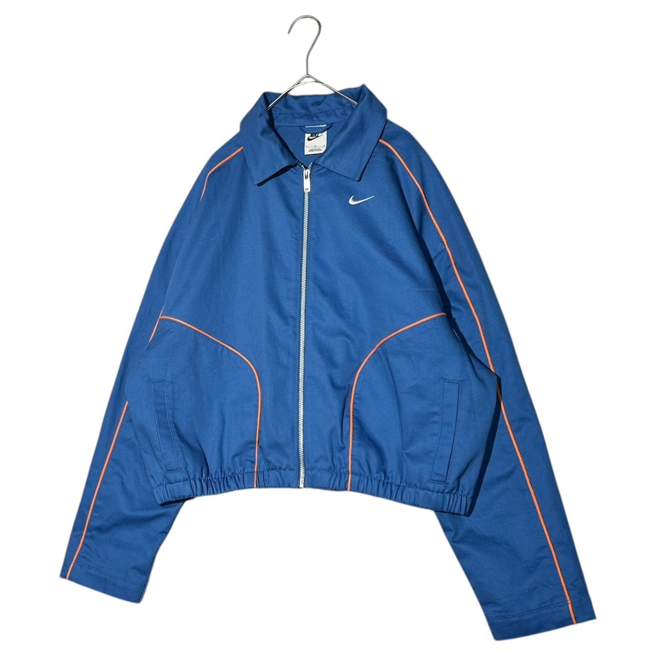 NIKE(ナイキ) AS W NSW STREET WVN JKT STAR BLUE バッグ スウッシュ ロゴ 刺繍 ショート丈 ブルゾン FN1941-402 L ブルー×オレンジ ジャケット