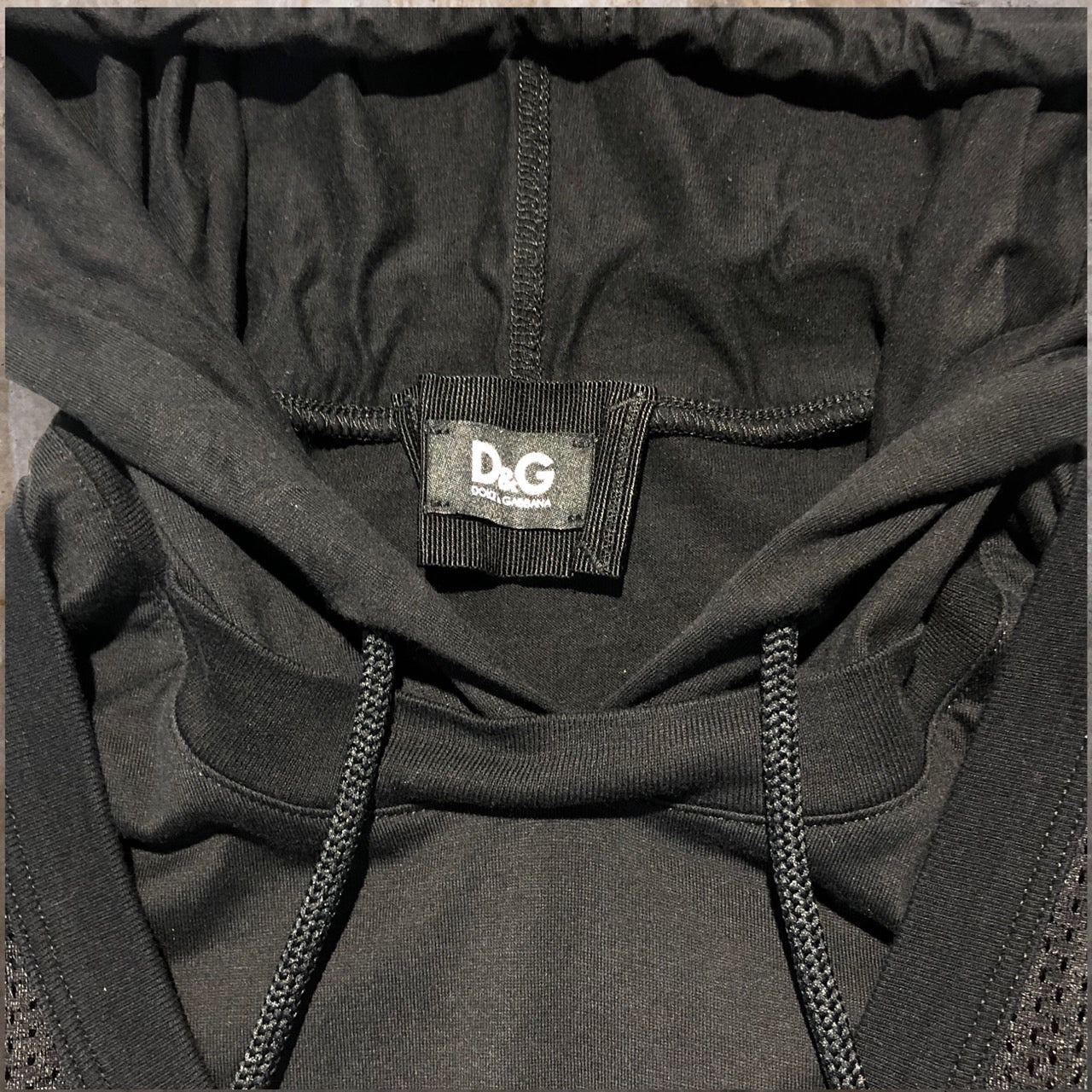 D&G(ディー&ジードルガバドルチェ&ガッバーナ) ゲームシャツドッキングS/Sフーディ 46(Mサイズ程度) ブラック