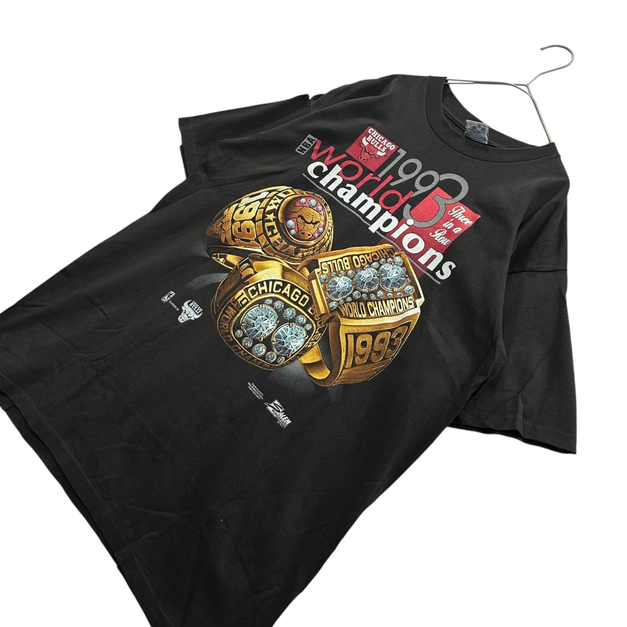 VINTAGE(ヴィンテージ) 1993 CHICAGO BULLS TEAM NBA CHAMPIONS T-SHIRT 93年 シカゴブルズ チャンピオン Tシャツ L ブラック 90年代 93年 三連覇