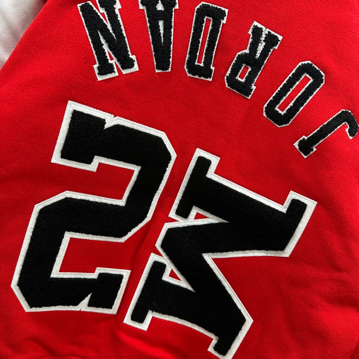 Nike Jordan x SAINT Mxxxxxx(ジョーダン × セントマイケル) 26SS M J SM Varsity Jacket Red/White マイケル ジョーダン ヴァーシティ ジャケット スタジャン SM-MK8-0000-J08 L レッド×ホワイト