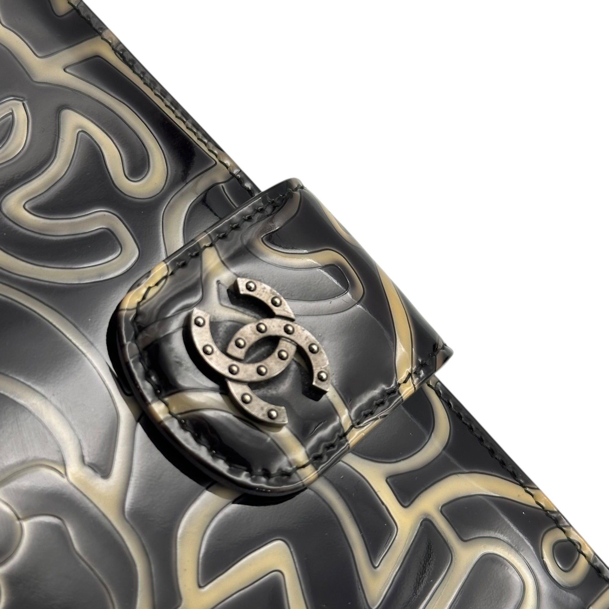 CHANEL(シャネル) Camellia Coco Mark Enamel Leather Bifold Wallet カメリア ココマーク エナメルレザー 2つ折り財布 ブラック×ベージュ