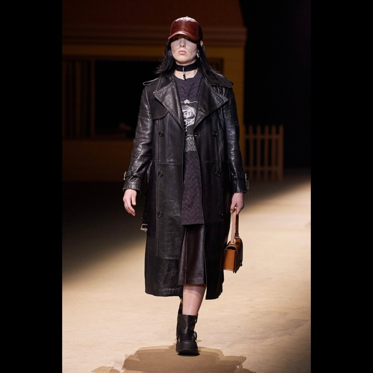 COACH(コーチ) 22AW OLD COACH BAG Reconstructed Leather Trench Coat オールド コーチ バッグ 再構築 レザー トレンチ コート 00000-000 M~L ブラック ヴィンテージレザー解体再構築品 一点物 ランウェイ着用 モデル リメイク