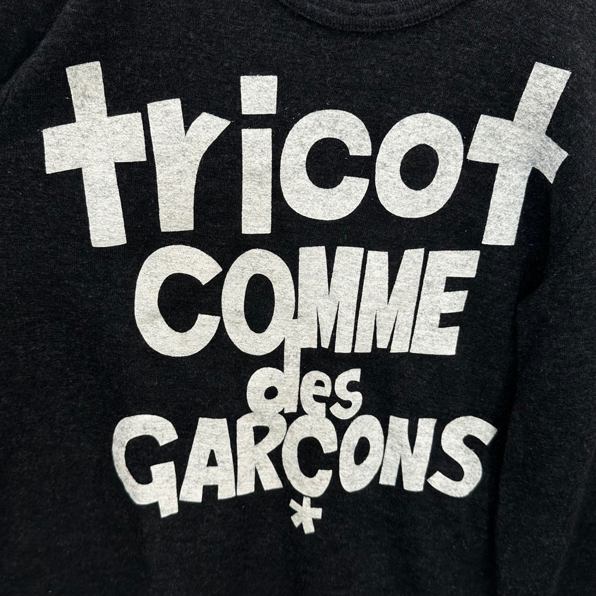 tricot COMME des GARCONS(トリココムデギャルソン) 2002AW Paint Logo Crewneck Knit ペンキロゴ クルーネック ニット TH-T048 FREE チャコールグレー×ホワイト AD2002 00s アーカイブ