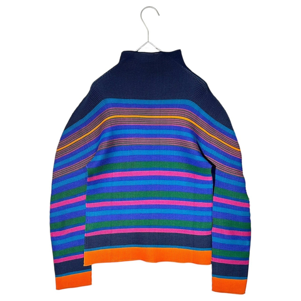 me ISSEY MIYAKE(ミーイッセイミヤケ) Pleated Striped High Neck Pullover Cut and Sewn プリーツ ボーダー ハイネック プルオーバー カットソー M173FJ411 FREE ブルー×オレンジ