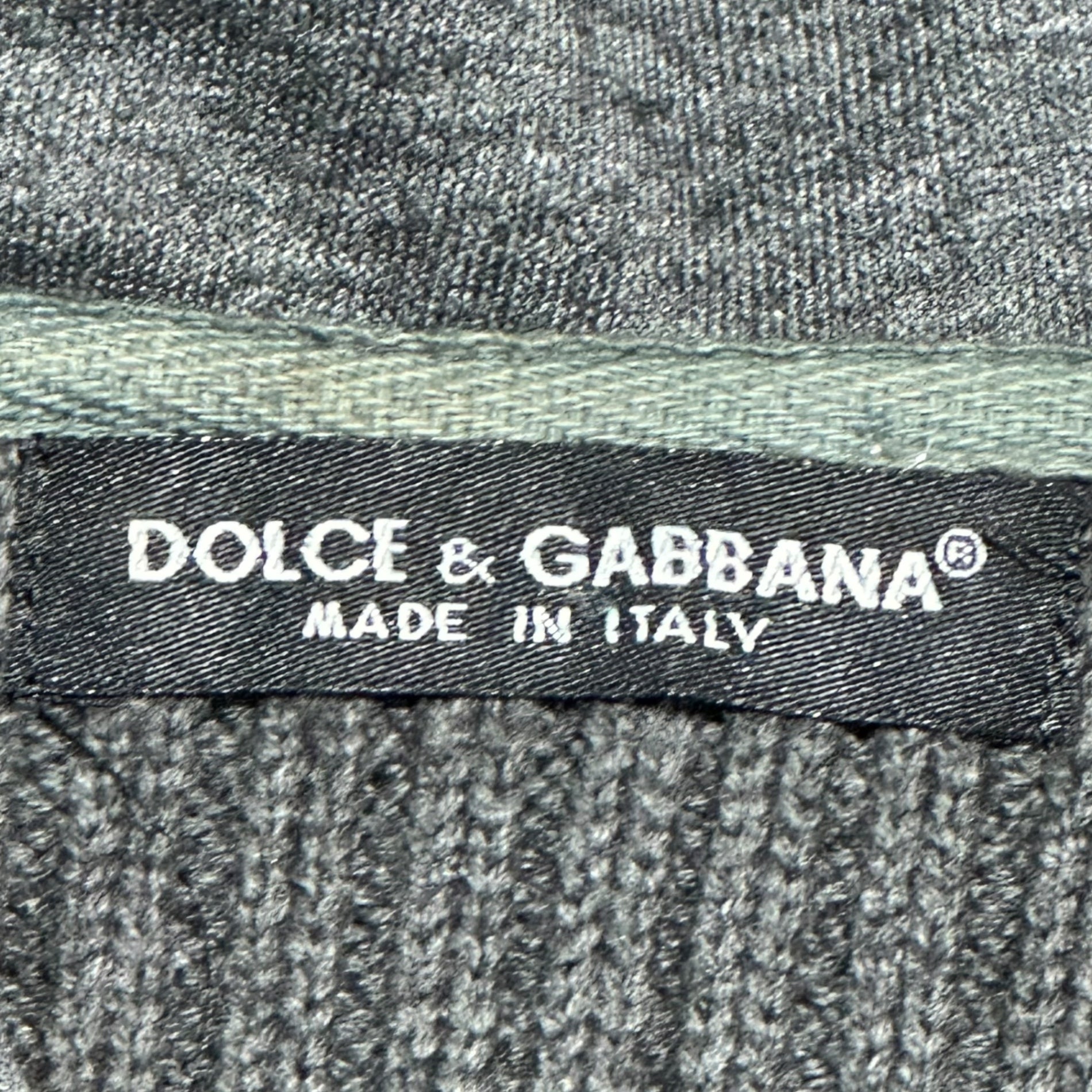 DOLCE&GABBANA(ドルチェ&ガッバーナドルガバ) Logo plate mixed material switching half zip knit ロゴプレート 異素材 切替 ハーフ ジップ ニット グレー