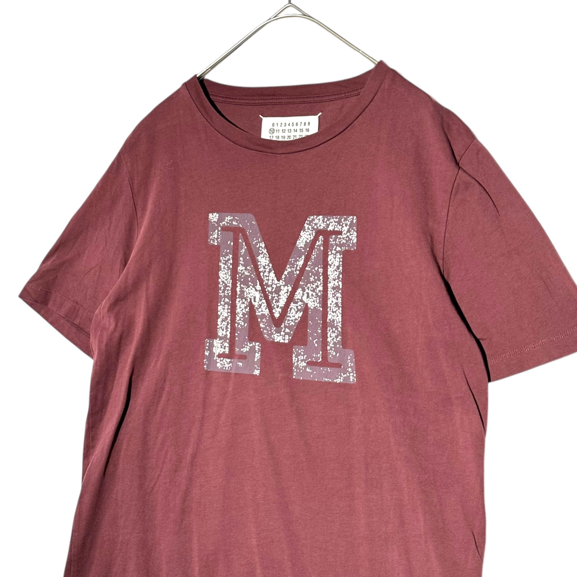 MAISON MARGIELA(メゾンマルジェラ) 17SS Collegiate "M" Print Tee カレッジ ロゴ プリント Tシャツ S50GC0466 44(XS程度) ボルドー ペンキ