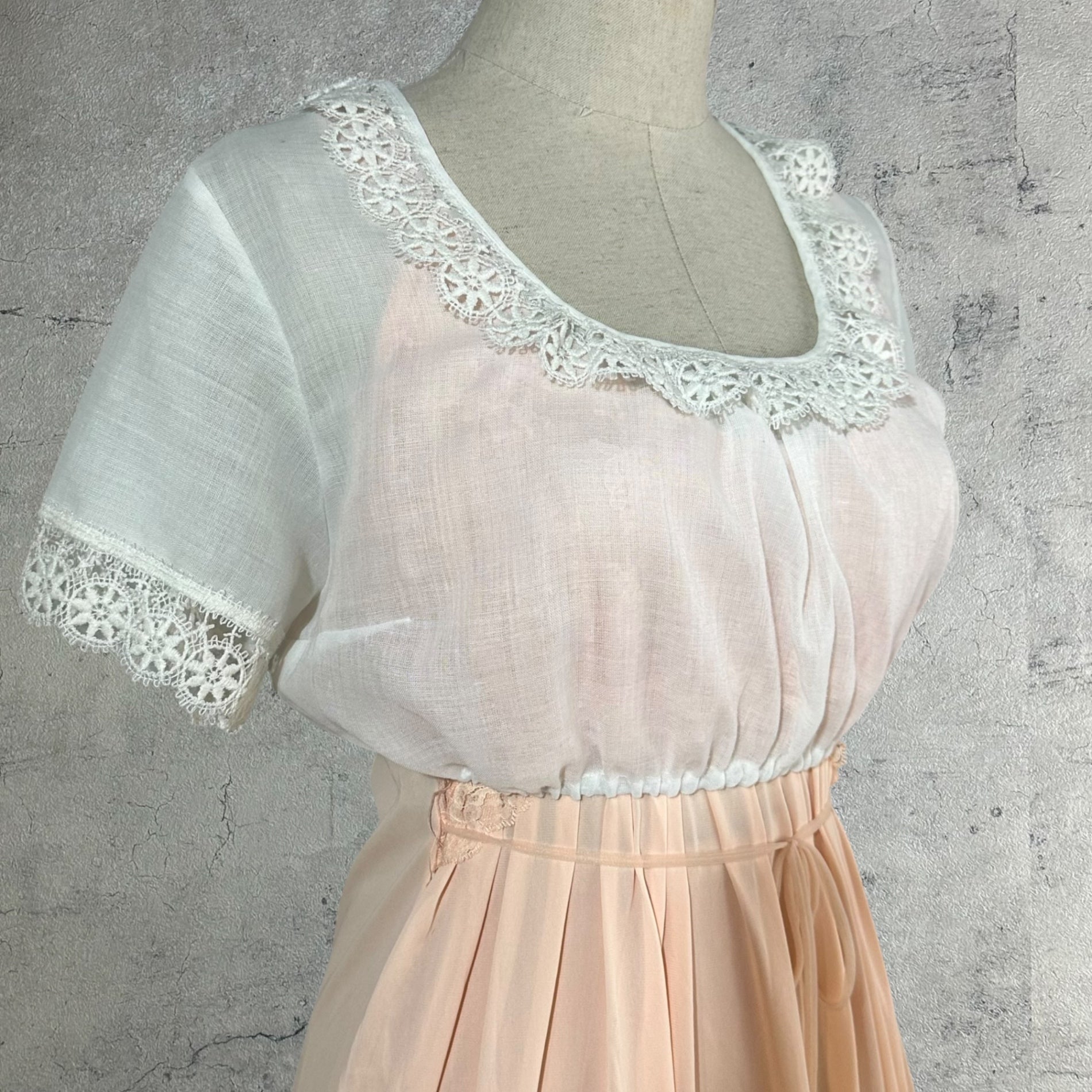 Euro vintage(ヨーロッパヴィンテージ) lace tirol shortblouse レースのチロルショートブラウス /ウエストゴム/レースに一部破れ有 S~M程度 ホワイト