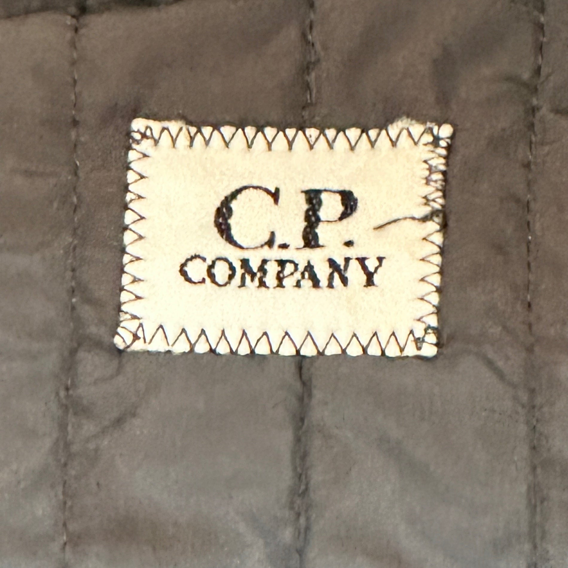 C.P.COMPANY(シーピーカンパニー) 09AW Nylon/Polyester Hooded Quilted Jacket Alessandro Pungetti ナイロン ポリ 中綿 ジャケット 51184D62/322 50(L~XL程度) ブラック(フェード強めです) 00's