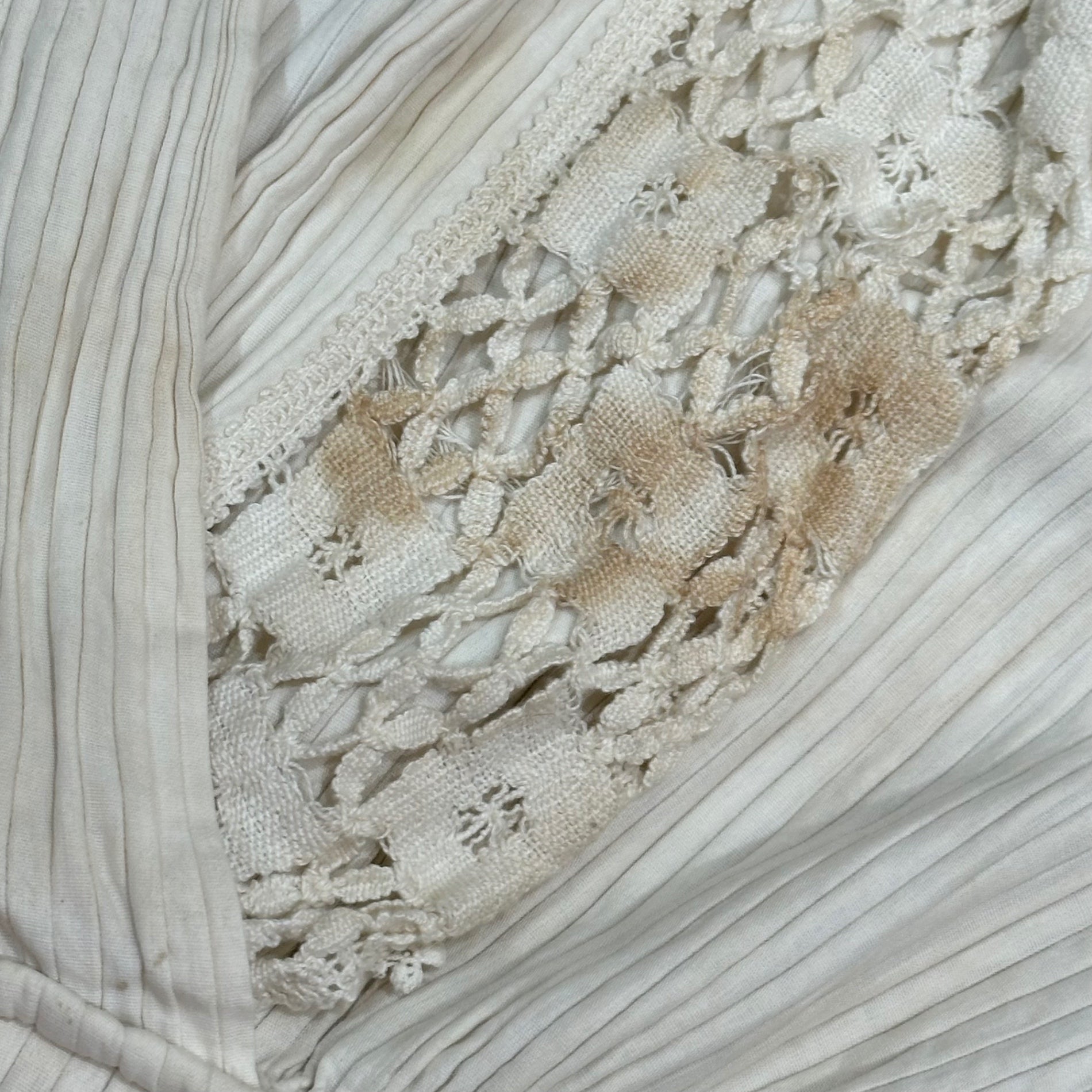 Euro antique(ヨーロッパアンティーク) 20's shoulder lace collar onepiece 肩装飾レースとミニフリル襟の生成りワンピース ドレス ホワイト