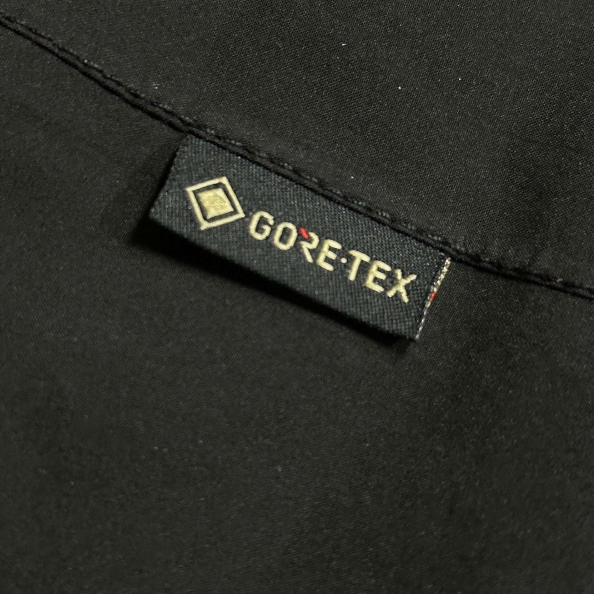 STONE ISLAND(ストーンアイランド) 20SS GORE-TEX® Hooded Zip-Up Jacket ゴアテックス フーデッド ジップアップ ジャケット 721543020 S ブラック