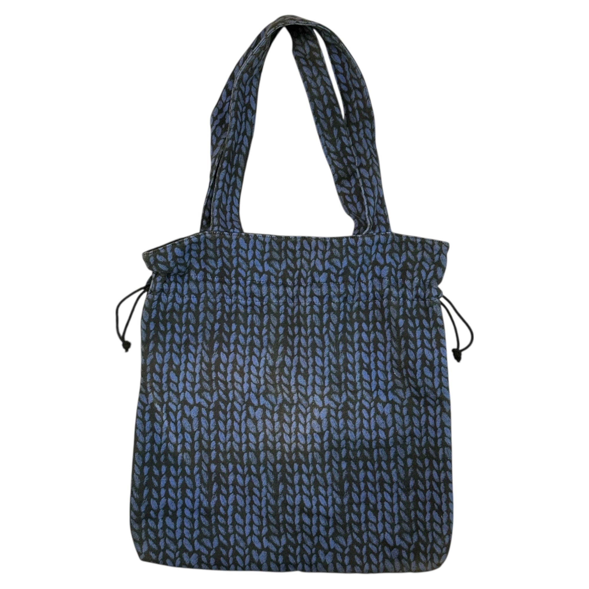 LIMI feu(リミフゥ) Knit Trompe l'oeil Print Tote Bag ニット トロンプルイユ プリント トート バッグ ブルー×ブラック