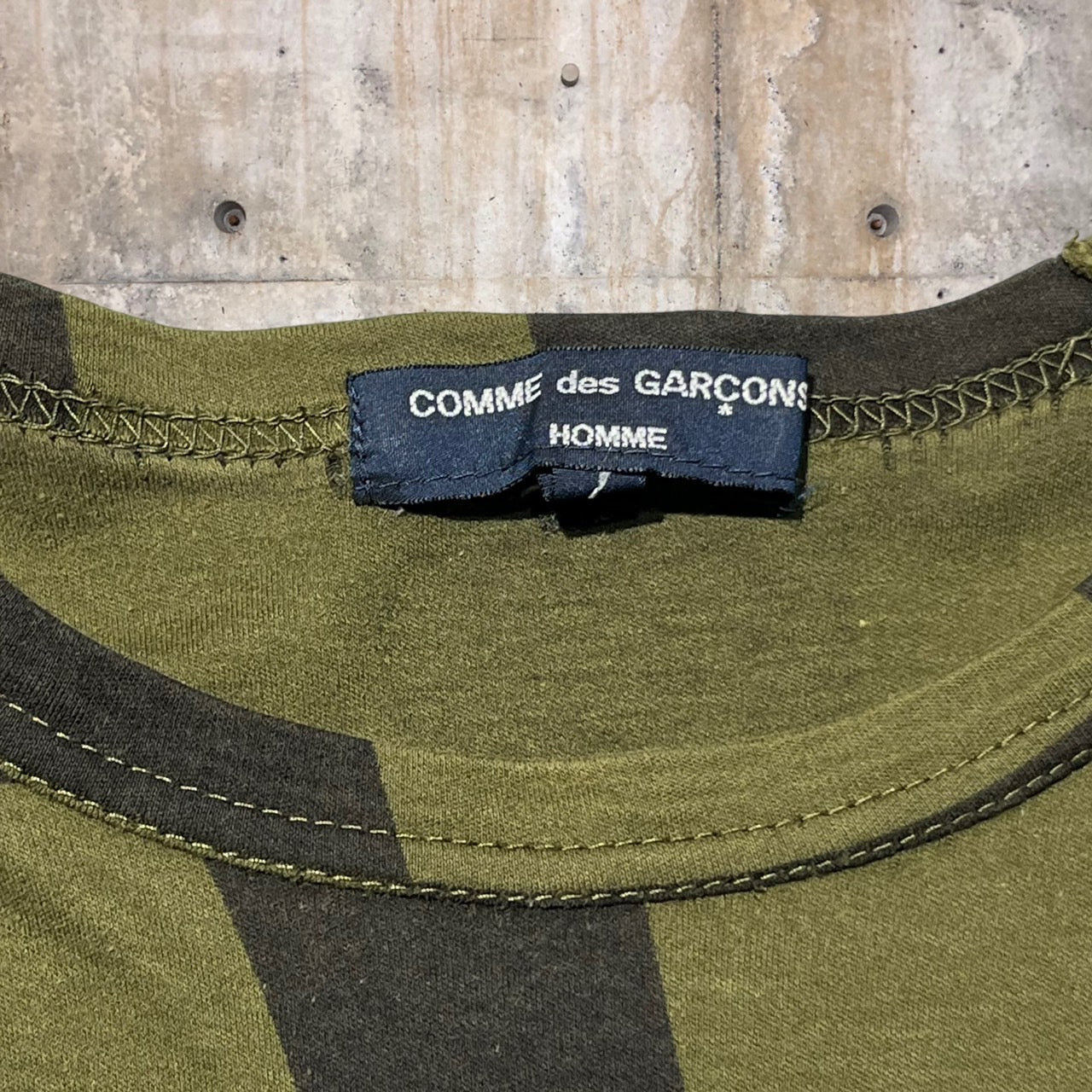 COMME des GARCONS HOMME(コムデギャルソンオム) 05SS変形チェッカーフラッグTシャツ HN-T010 M カーキ AD2004
