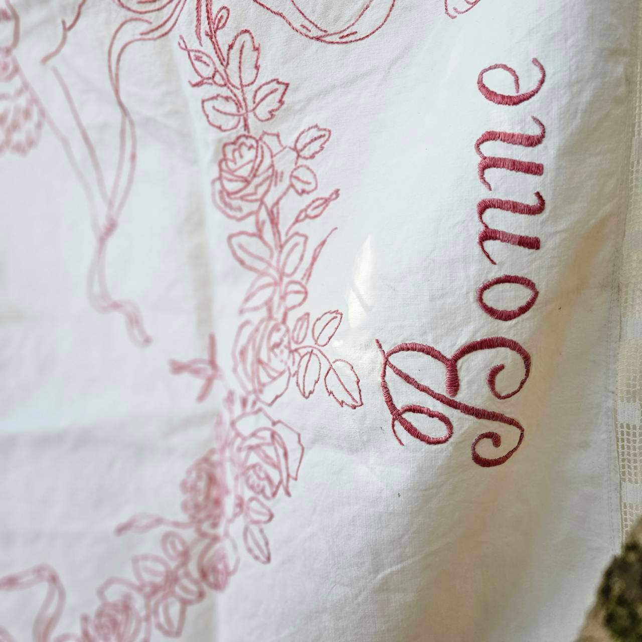 VINTAGE(ヴィンテージ) 「bonne nuit」 fabric table cloth 「おやすみ」テーブルクロス ファブリック  ベージュ(刺繍:レッド)