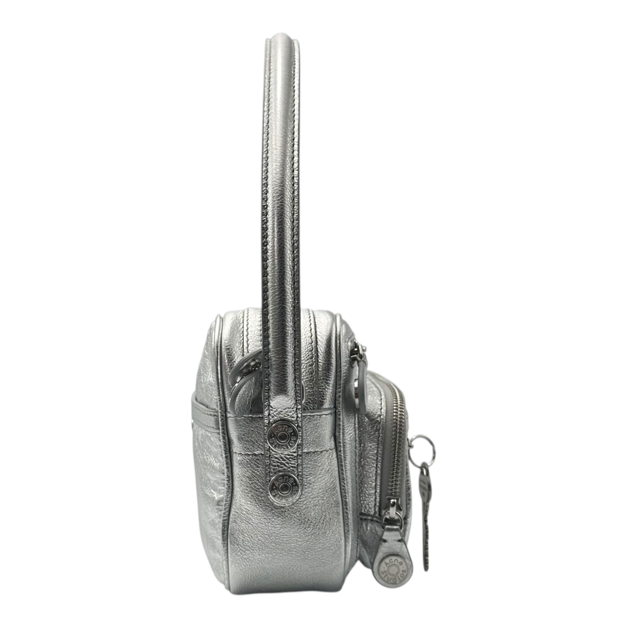 Acne Studios(アクネストゥディオズ) Camero Party Grainy Metallic カメロ パーティー グレイン メタリック A10460- シルバー 肩掛け ワンショルダー バッグ