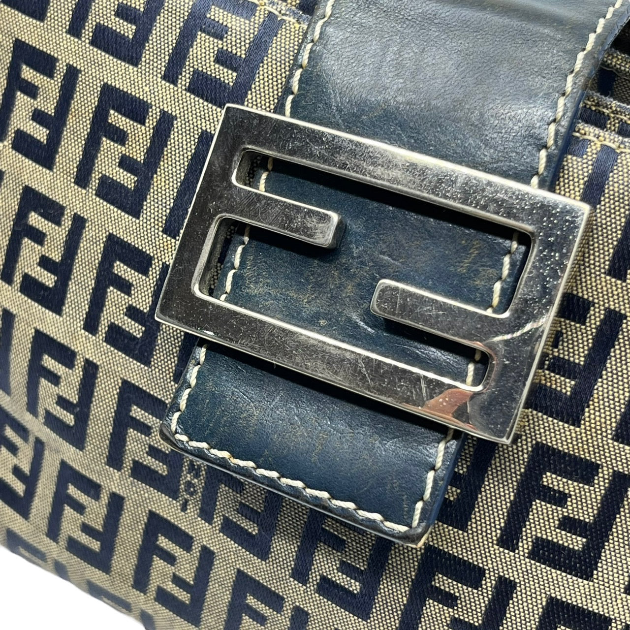 FENDI(フェンディ) ズッキーノ マンマバケット/ワンショルダーバッグ/肩掛け OLD FENDI ベージュ×ダークネイビー