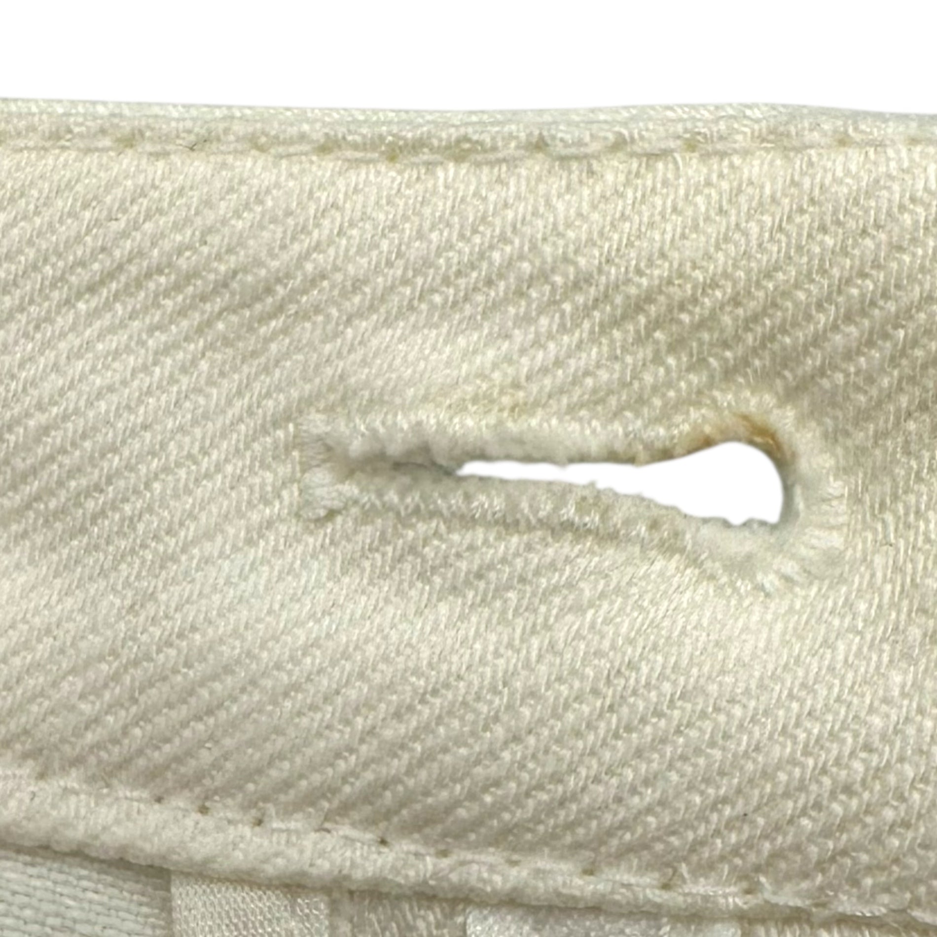 LOUIS VUITTON(ルイヴィトン) Monogram Embroidered White Denim