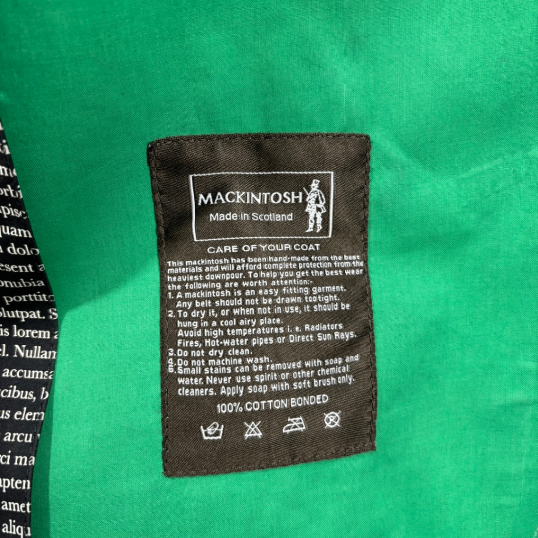 MACKINTOSH×BAND OF OUTSIDERS(マッキントッシュ×バンドオブアウトサイダーズ) Laurel Eve Sam Text Print Rubber-Coated Coat ロレル イブサム テキスト プリント ゴム引き コート 40 ブラック