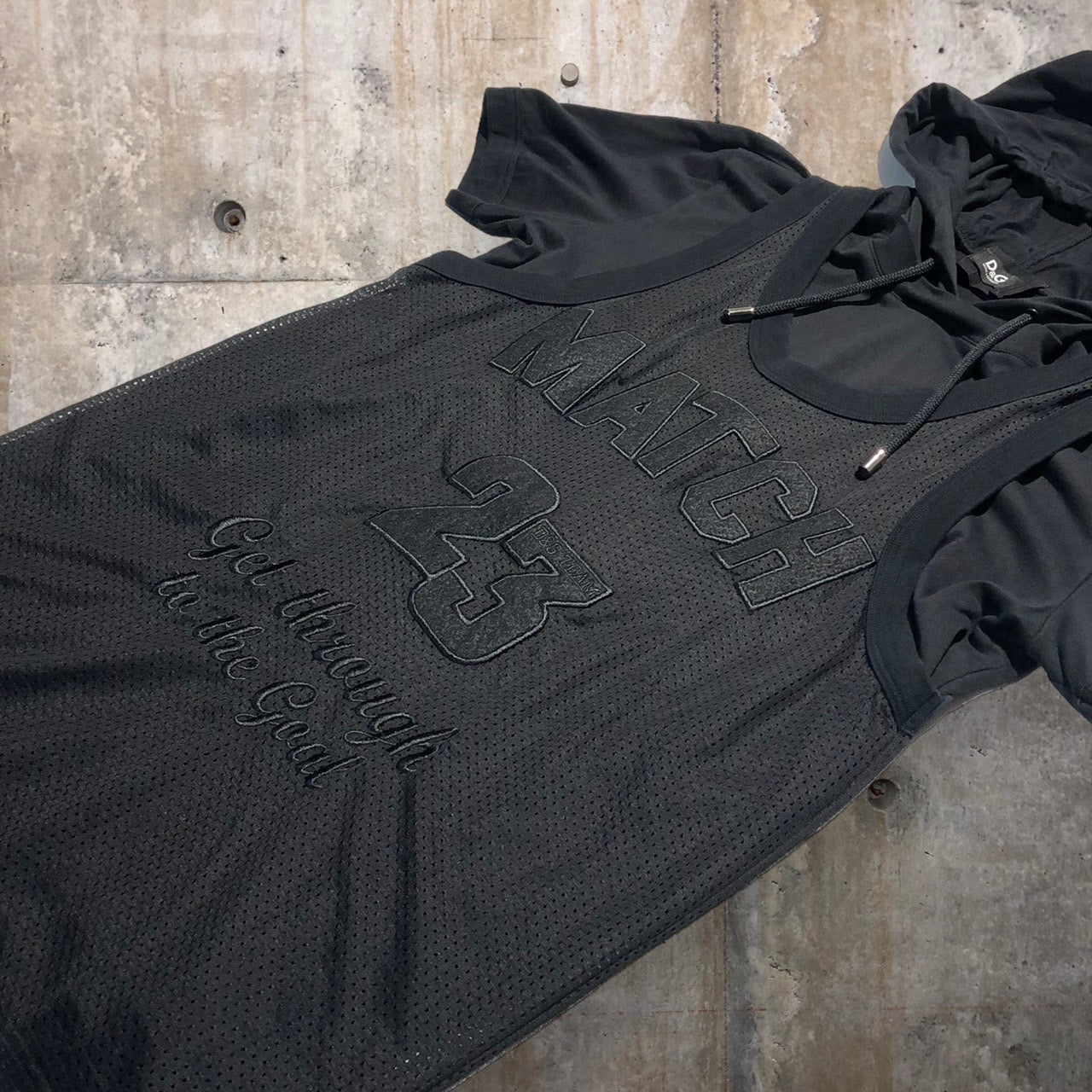D&G(ディー&ジードルガバドルチェ&ガッバーナ) ゲームシャツドッキングS/Sフーディ 46(Mサイズ程度) ブラック