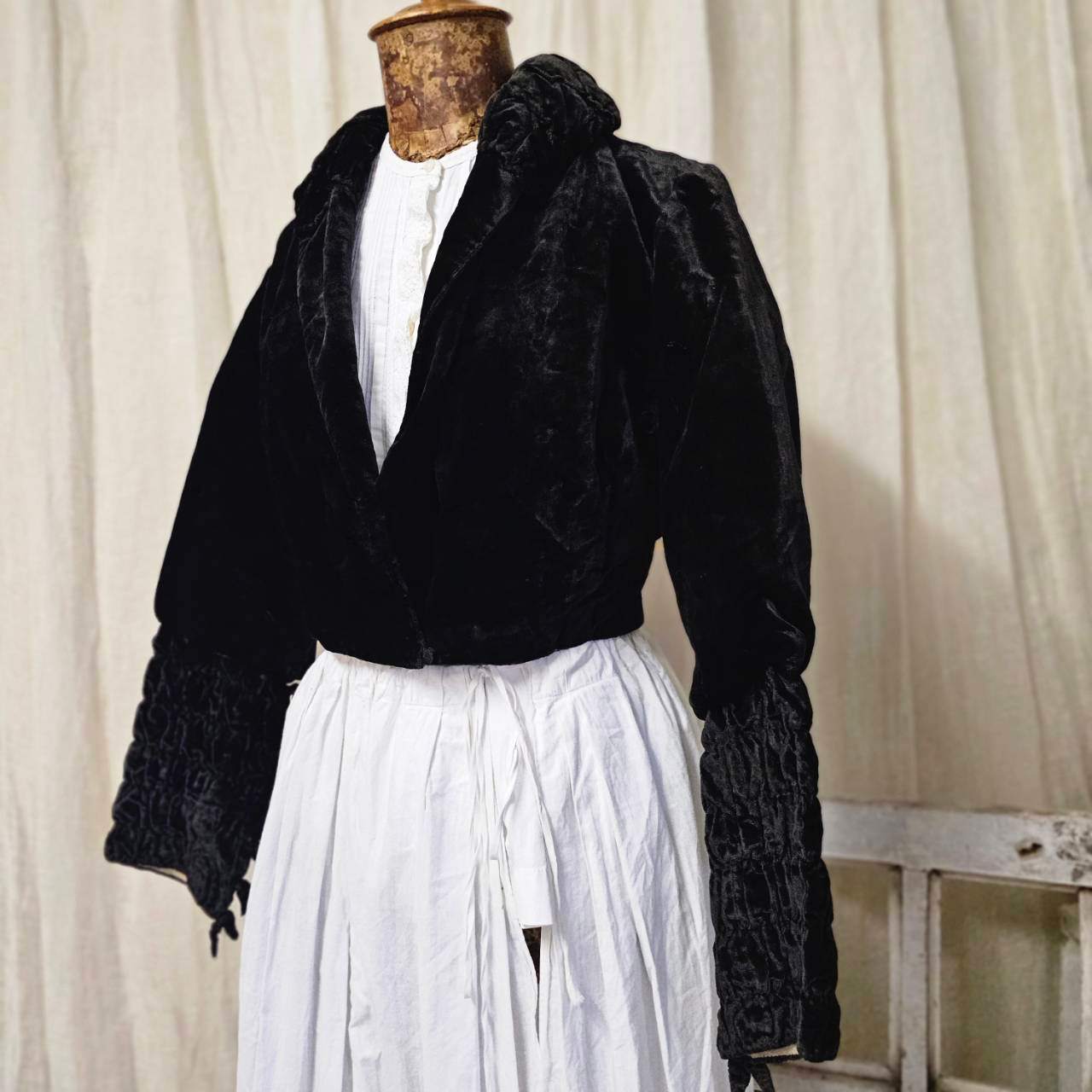 Euro Vintage(ヨーロッパヴィンテージ) Hida_00'~20's classic short velvet jacket/クラシカルショートベルベットジャケット 表記なし(Mサイズ程度) ブラック