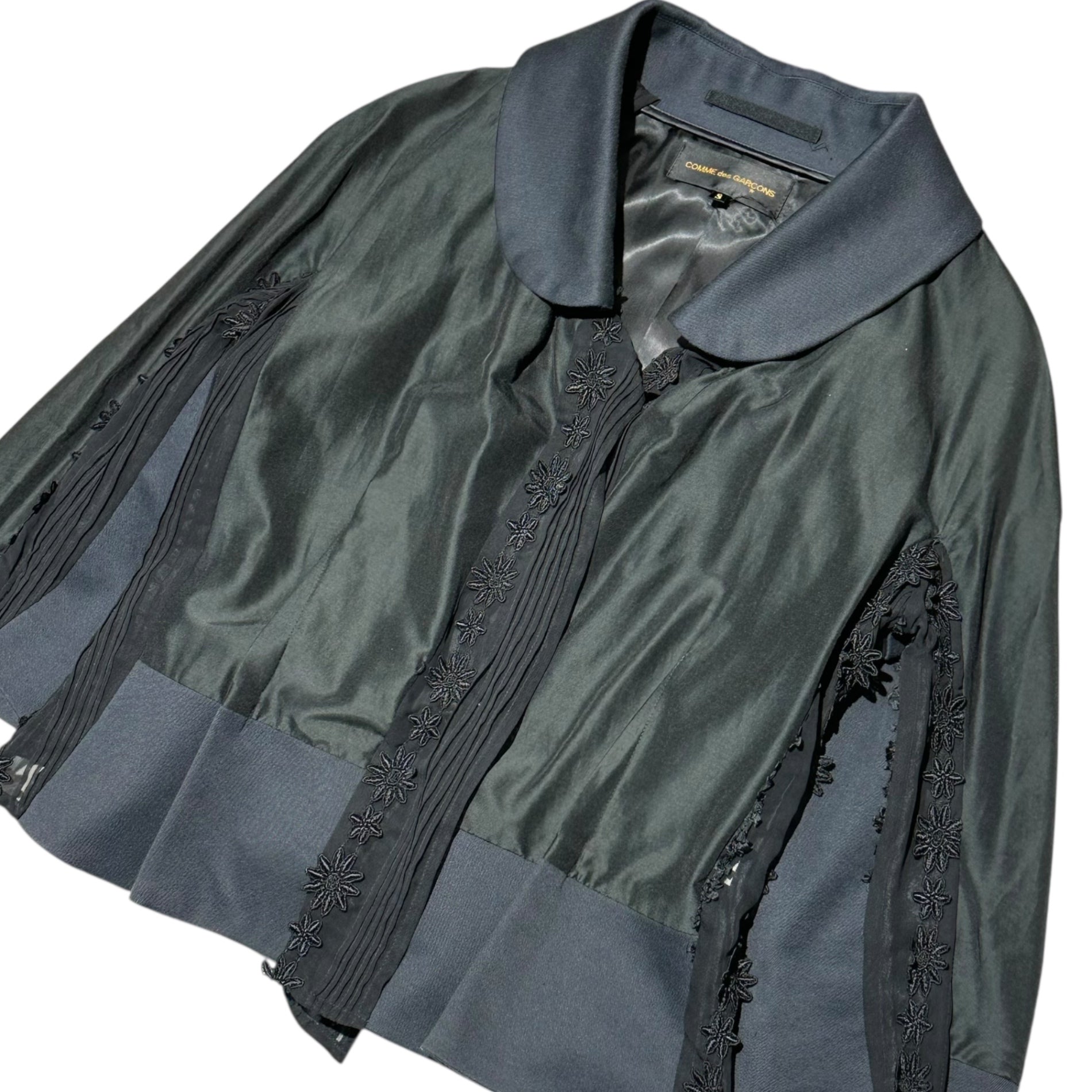COMME des GARCONS(コムデギャルソン) Lace-embellished round collar hook button jacket レース装飾 丸襟 フックボタン ジャケット 2000年代品 S ブラック