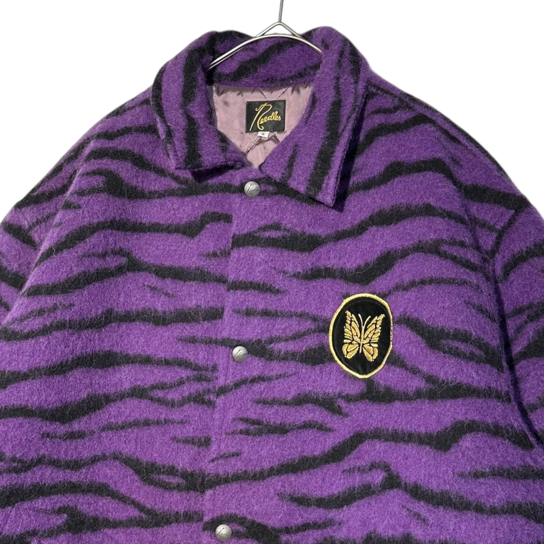 NEEDLES(ニードルズ) 22AW COACH JACKET-W/N/AC/PE SHAGGY シャギー ウール ゼブラ柄 コーチ ジャケット LQ111 S パープル×ブラック ブルゾン ロゴ ワッペン