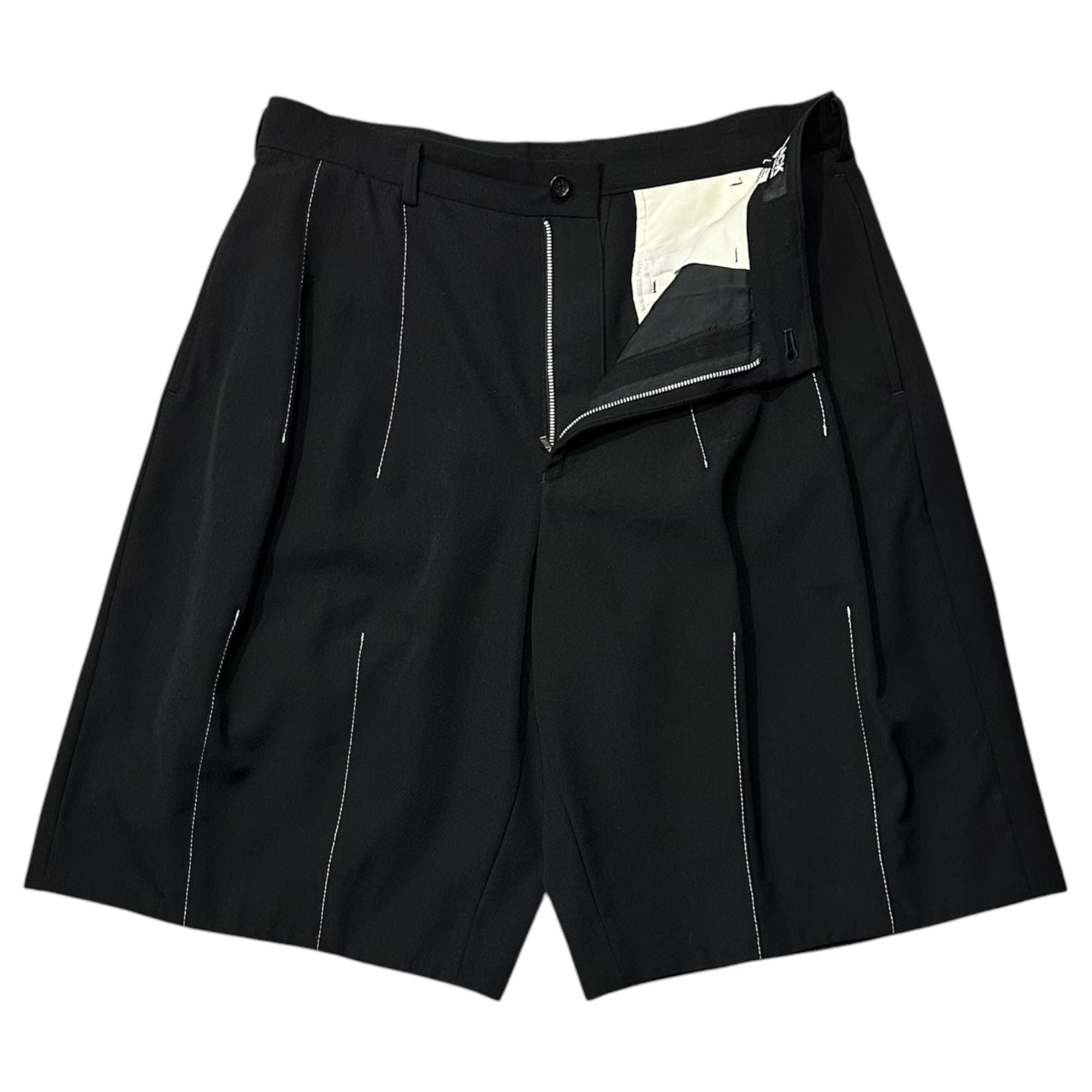 BLACK COMME des GARCONS(ブラックコムデギャルソン) 2024SS Wool Gabardine White-Stitched Wide Shorts ウールギャバジン ホワイトステッチ ワイド ショーツ 1M-P017 L ブラック AD2023 ショート ハーフ パンツ