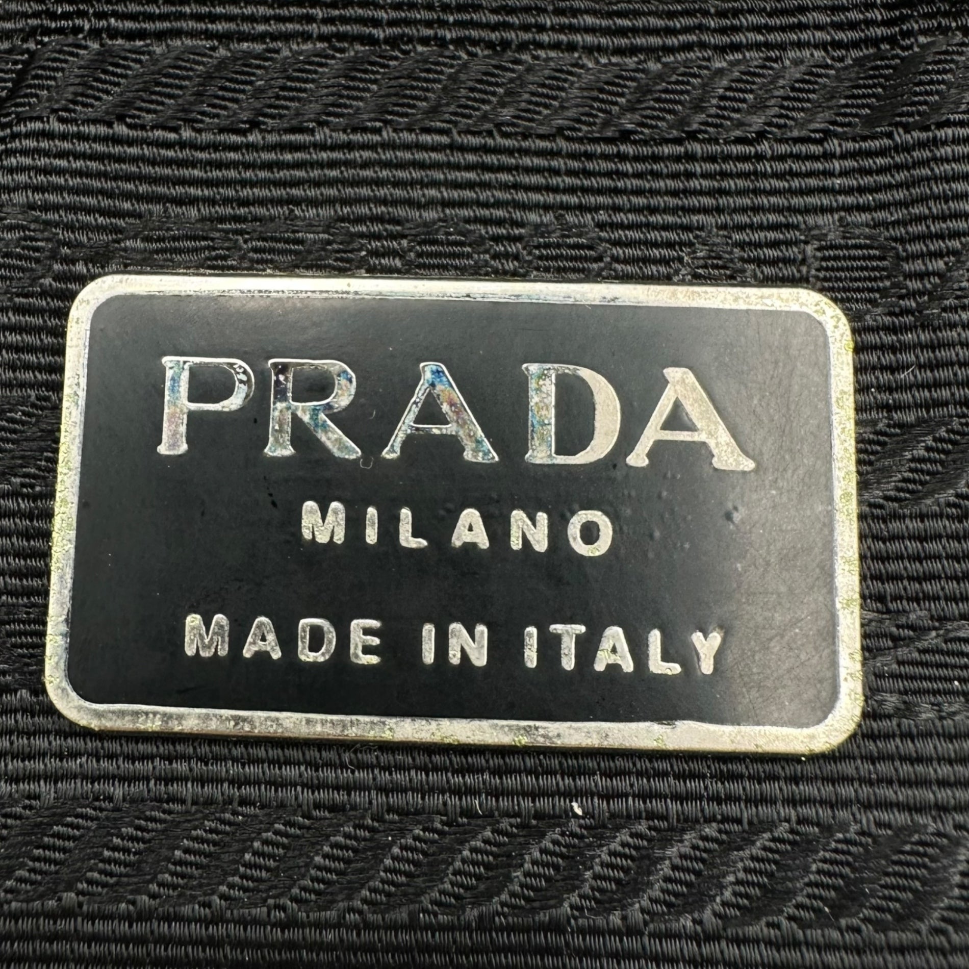 PRADA(プラダ) Nylon One-Shoulder Bag ナイロン ワンショルダー バッグ ブラック スクエア 金具 ロゴ