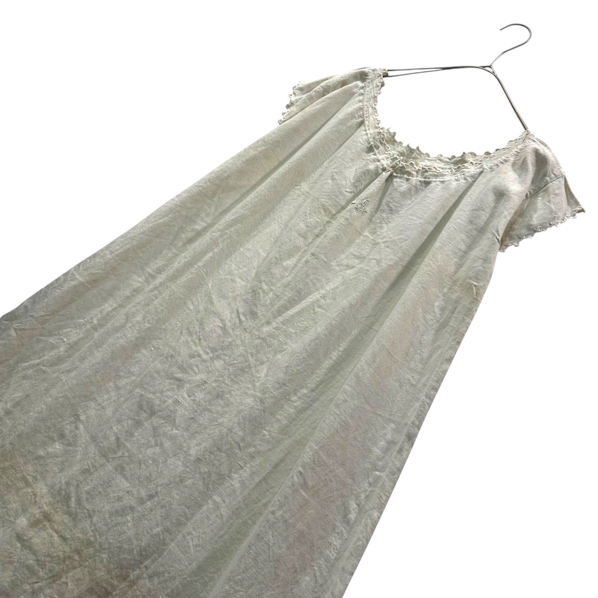 Euro antique(ヨーロッパアンティーク) 1900's～〘LINEN〙GG initials mini sleeve nighty イニシャル刺繍 ホームスパンリネンのナイティドレス ワンピース 表記無(M程度) アイボリー 20世紀初頭