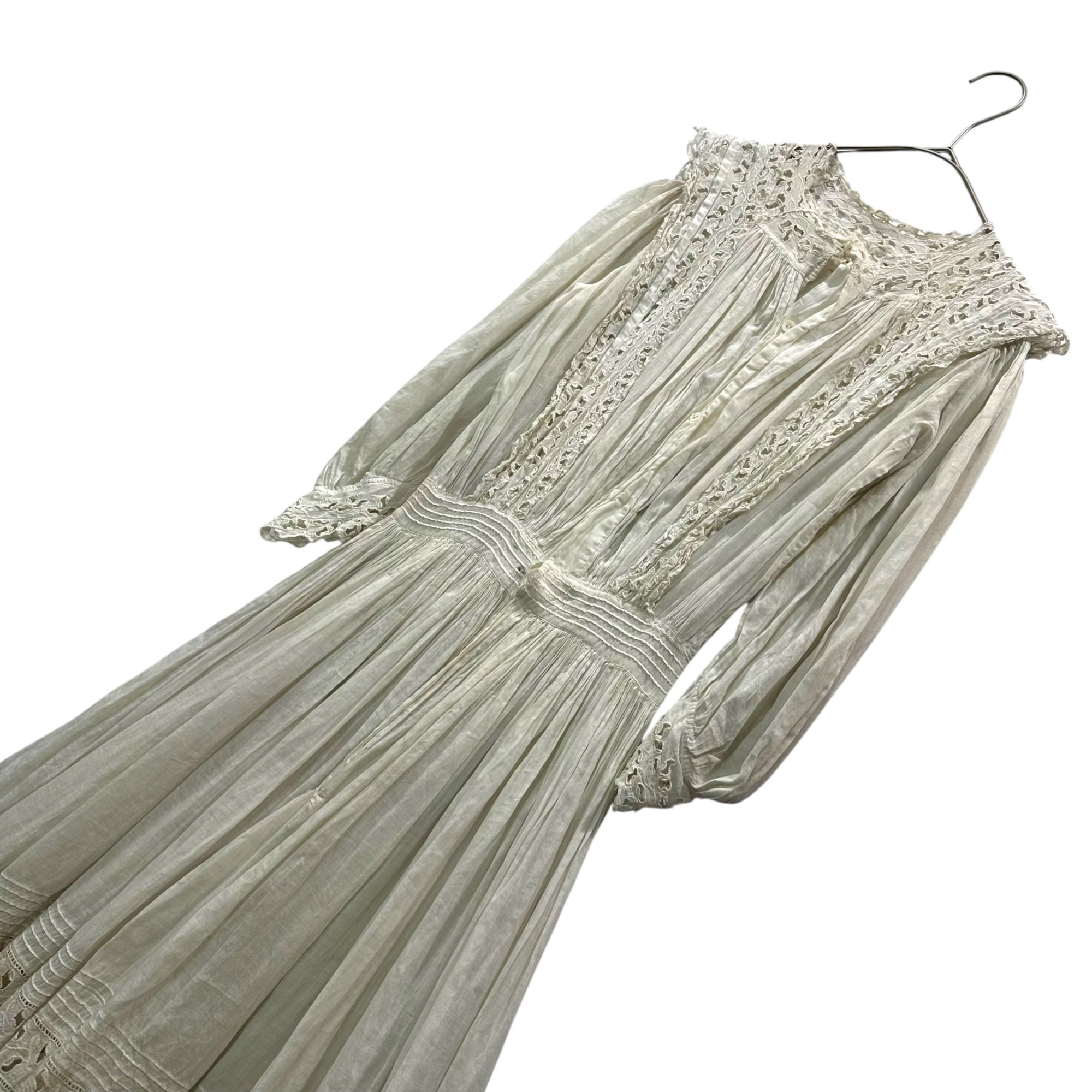 Euro antique(ヨーロッパアンティーク) cotton lace long dress onepiece コットンの七分袖のドレス ワンピース 肩幅約37cm,ウエスト約52㎝/全体的にダメージ有 ホワイト