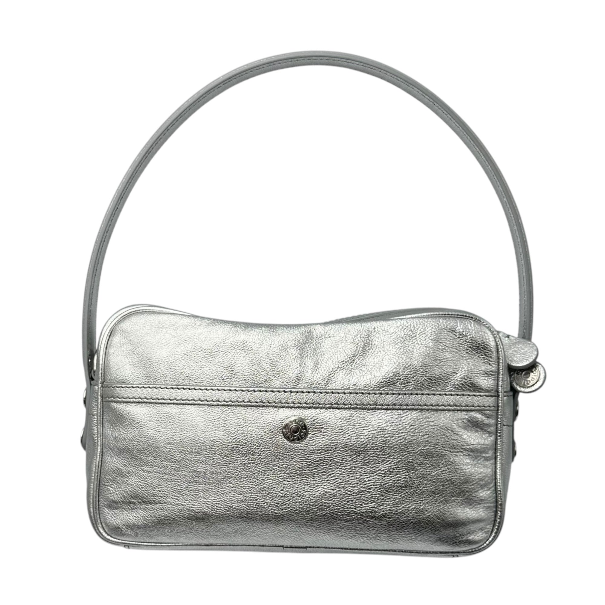 Acne Studios(アクネストゥディオズ) Camero Party Grainy Metallic カメロ パーティー グレイン メタリック A10460- シルバー 肩掛け ワンショルダー バッグ